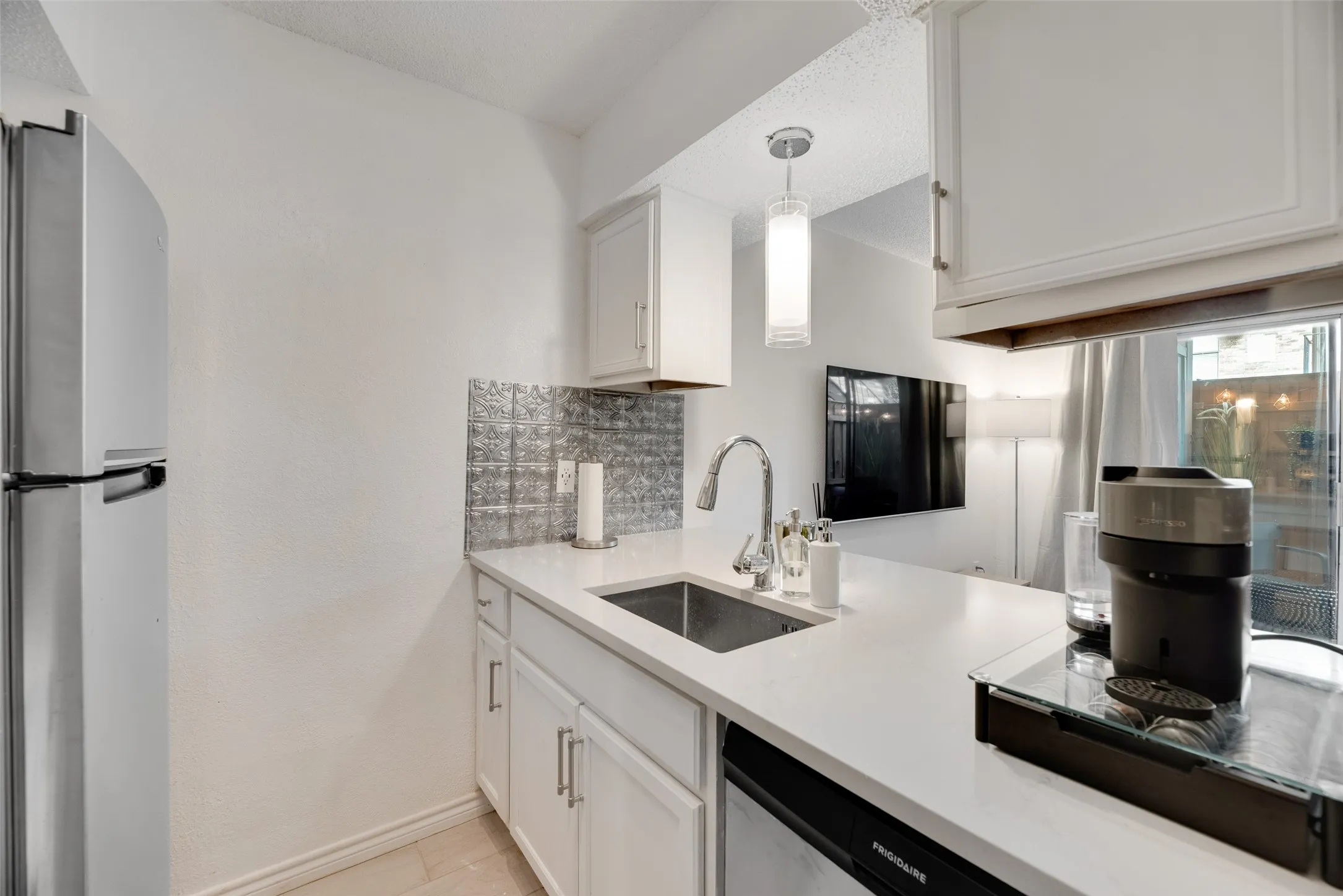 Condominium For Sale in Dallas County , 1810 N Garrett Avenue 119, Dallas, Texas 75206, 1 Bedroom, 1 Bathroom, Garage spaces, 483 Sqft, built in 1983, mls#21354906, Real Estate Agent in Dallas, Homes For Sale in Dallas county, Homes For Sale in Dallas, Realtor in Dallas Texas, Real Estate Brokerage Independent Realty Texas, Luminita Cordes Realtor