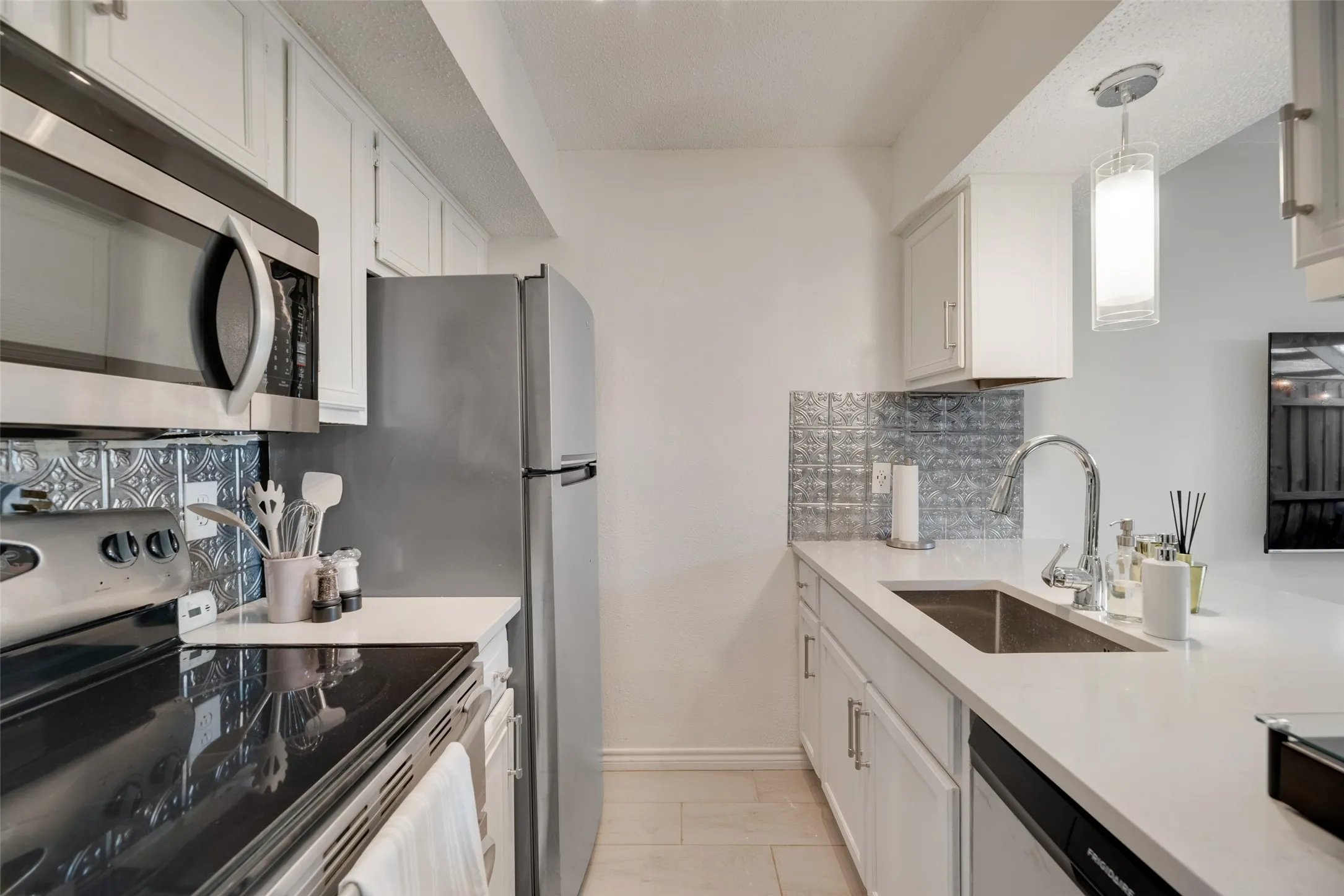 Condominium For Sale in Dallas County , 1810 N Garrett Avenue 119, Dallas, Texas 75206, 1 Bedroom, 1 Bathroom, Garage spaces, 483 Sqft, built in 1983, mls#21354906, Real Estate Agent in Dallas, Homes For Sale in Dallas county, Homes For Sale in Dallas, Realtor in Dallas Texas, Real Estate Brokerage Independent Realty Texas, Luminita Cordes Realtor