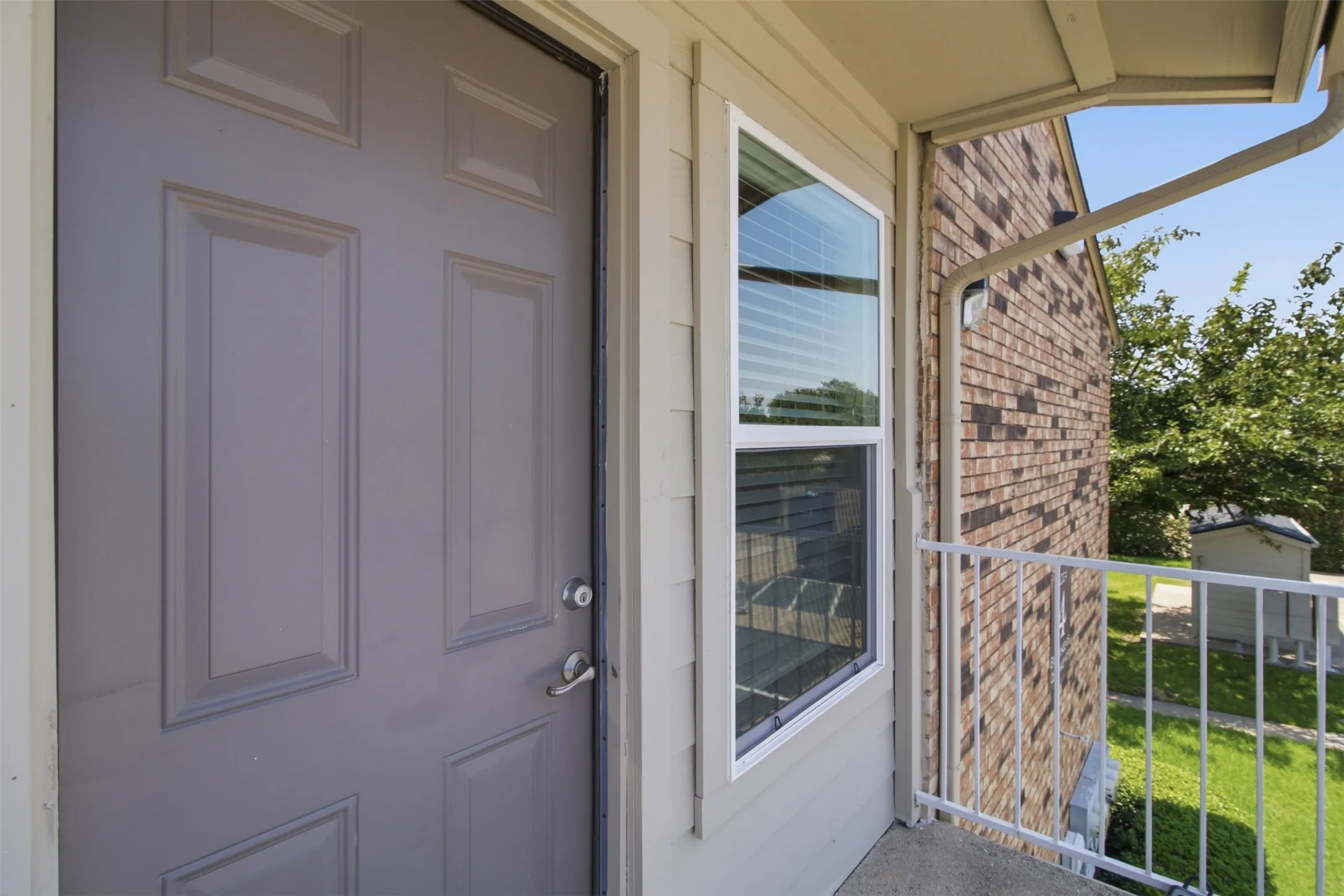 Condominium For Sale in Dallas County , 2200 E Trinity Mills Road 402, Carrollton, Texas 75006, 2 Bedroom, 1 Bathroom, Garage spaces, 797 Sqft, built in 1980, mls#21356063, Real Estate Agent in Carrollton, Homes For Sale in Dallas county, Homes For Sale in Carrollton, Realtor in Carrollton Texas, Real Estate Brokerage Independent Realty Texas, Luminita Cordes Realtor