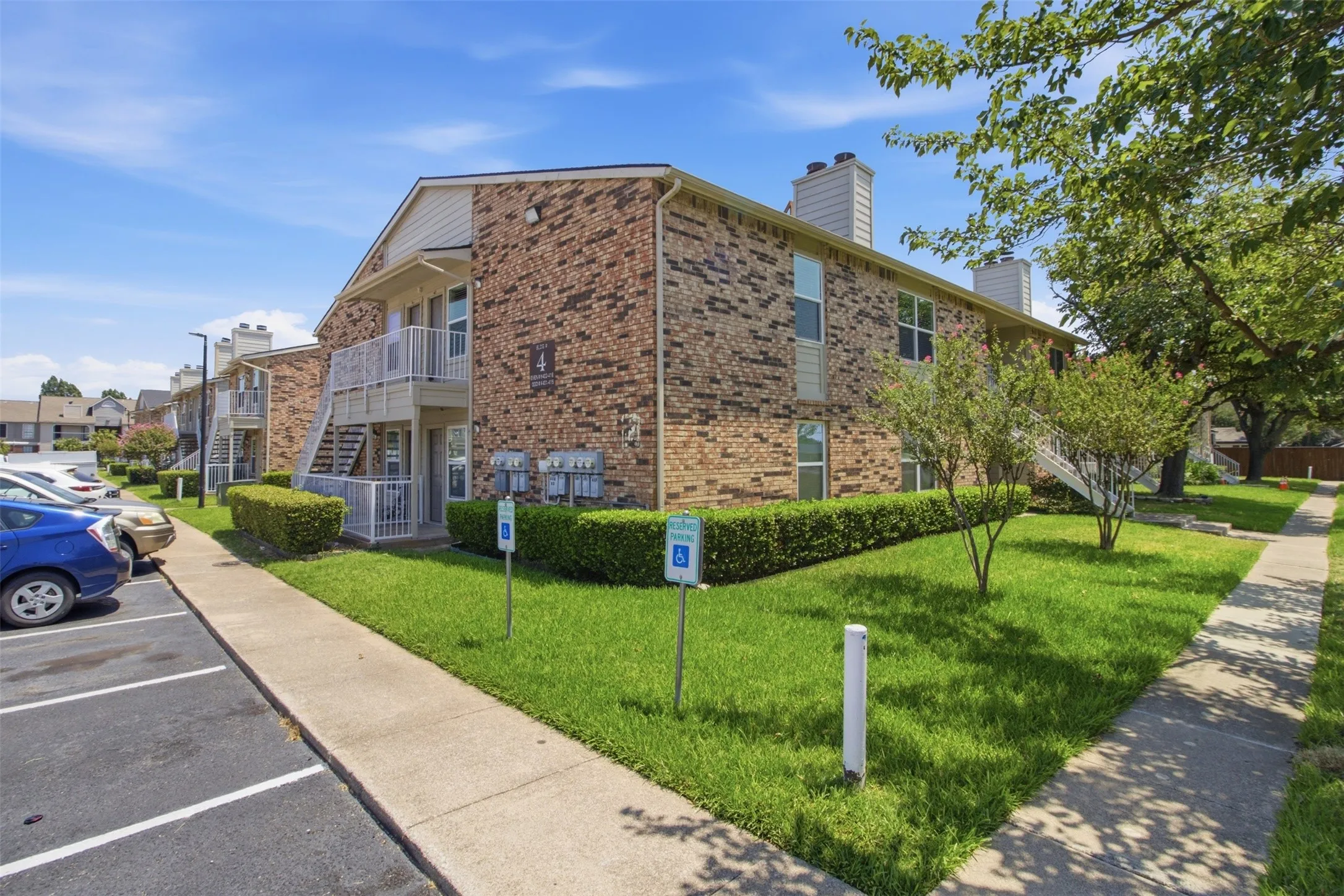 Condominium For Sale in Dallas County , 2200 E Trinity Mills Road 402, Carrollton, Texas 75006, 2 Bedroom, 1 Bathroom, Garage spaces, 797 Sqft, built in 1980, mls#21356063, Real Estate Agent in Carrollton, Homes For Sale in Dallas county, Homes For Sale in Carrollton, Realtor in Carrollton Texas, Real Estate Brokerage Independent Realty Texas, Luminita Cordes Realtor