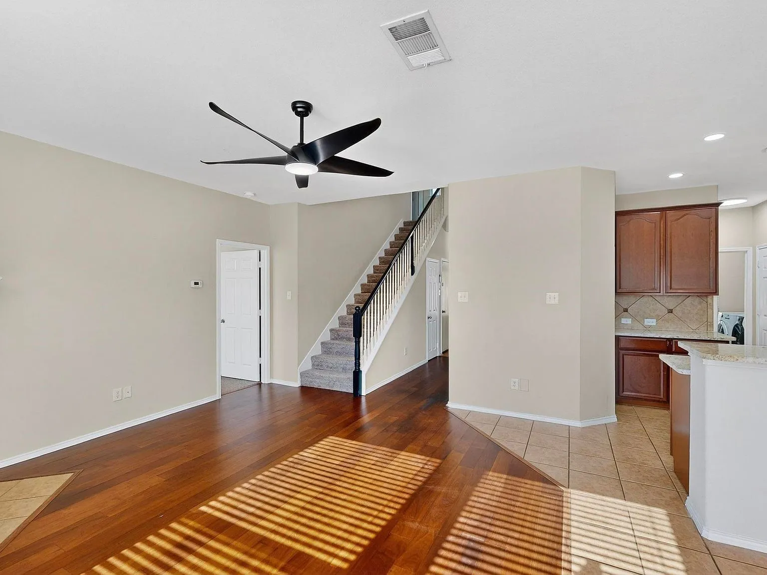 Single Family Residence For Rent in Tarrant County , 9906 Gessner Drive, Fort Worth, Texas 76244, 5 Bedroom, 4 Bathroom, 2 Garage spaces, 2,500 Sqft, built in 2006, mls#21354971, Real Estate Agent in Fort Worth, Homes For Rent in Tarrant county, Homes For Rent in Fort Worth, Realtor in Fort Worth Texas, Real Estate Brokerage Independent Realty Texas, Luminita Cordes Realtor
