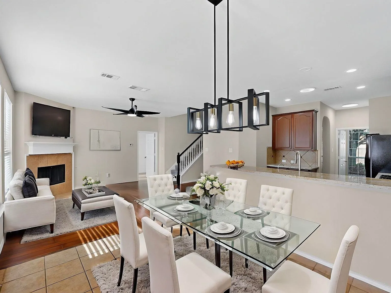 Single Family Residence For Rent in Tarrant County , 9906 Gessner Drive, Fort Worth, Texas 76244, 5 Bedroom, 4 Bathroom, 2 Garage spaces, 2,500 Sqft, built in 2006, mls#21354971, Real Estate Agent in Fort Worth, Homes For Rent in Tarrant county, Homes For Rent in Fort Worth, Realtor in Fort Worth Texas, Real Estate Brokerage Independent Realty Texas, Luminita Cordes Realtor