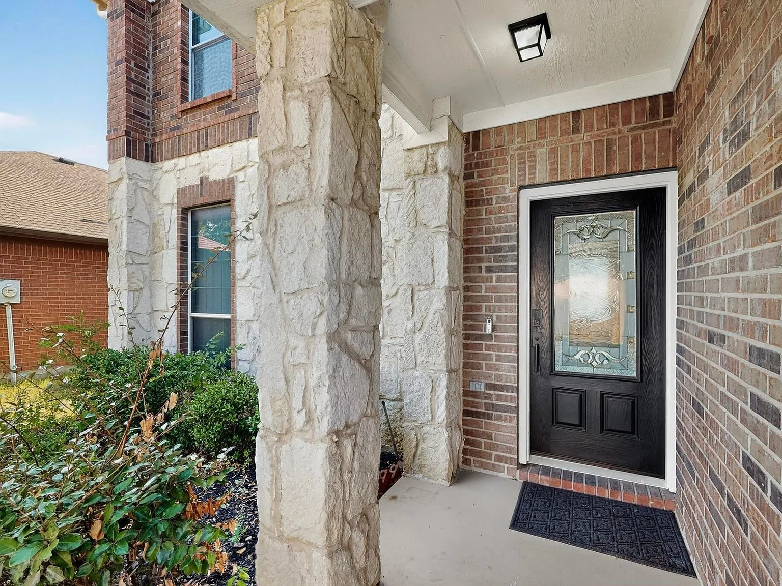 Single Family Residence For Rent in Tarrant County , 9906 Gessner Drive, Fort Worth, Texas 76244, 5 Bedroom, 4 Bathroom, 2 Garage spaces, 2,500 Sqft, built in 2006, mls#21354971, Real Estate Agent in Fort Worth, Homes For Rent in Tarrant county, Homes For Rent in Fort Worth, Realtor in Fort Worth Texas, Real Estate Brokerage Independent Realty Texas, Luminita Cordes Realtor