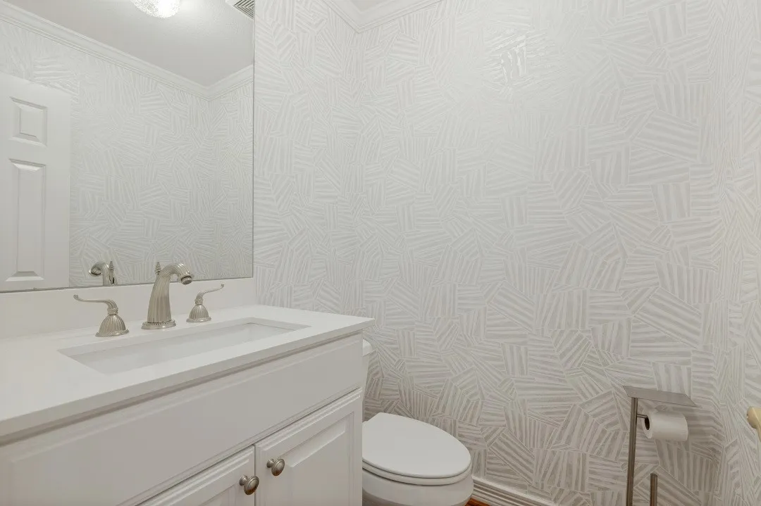 Single Family Residence For Sale in Dallas County , 2205 Boll Street A, Dallas, Texas 75204, 3 Bedroom, 4 Bathroom, 2 Garage spaces, 3,480 Sqft, built in 1998, mls#21341440, Real Estate Agent in Dallas, Homes For Sale in Dallas county, Homes For Sale in Dallas, Realtor in Dallas Texas, Real Estate Brokerage Independent Realty Texas, Luminita Cordes Realtor