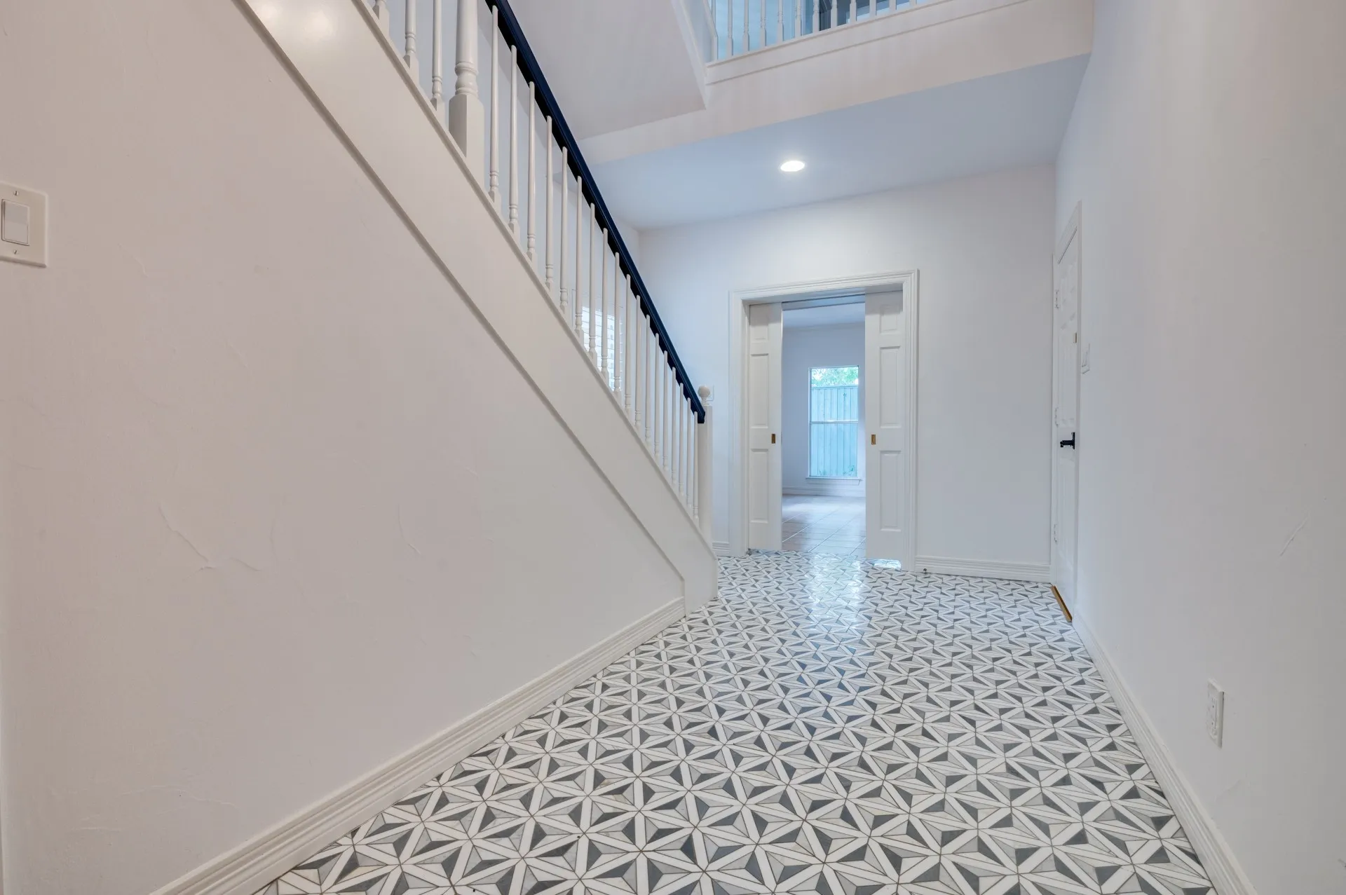 Single Family Residence For Sale in Dallas County , 2205 Boll Street A, Dallas, Texas 75204, 3 Bedroom, 4 Bathroom, 2 Garage spaces, 3,480 Sqft, built in 1998, mls#21341440, Real Estate Agent in Dallas, Homes For Sale in Dallas county, Homes For Sale in Dallas, Realtor in Dallas Texas, Real Estate Brokerage Independent Realty Texas, Luminita Cordes Realtor