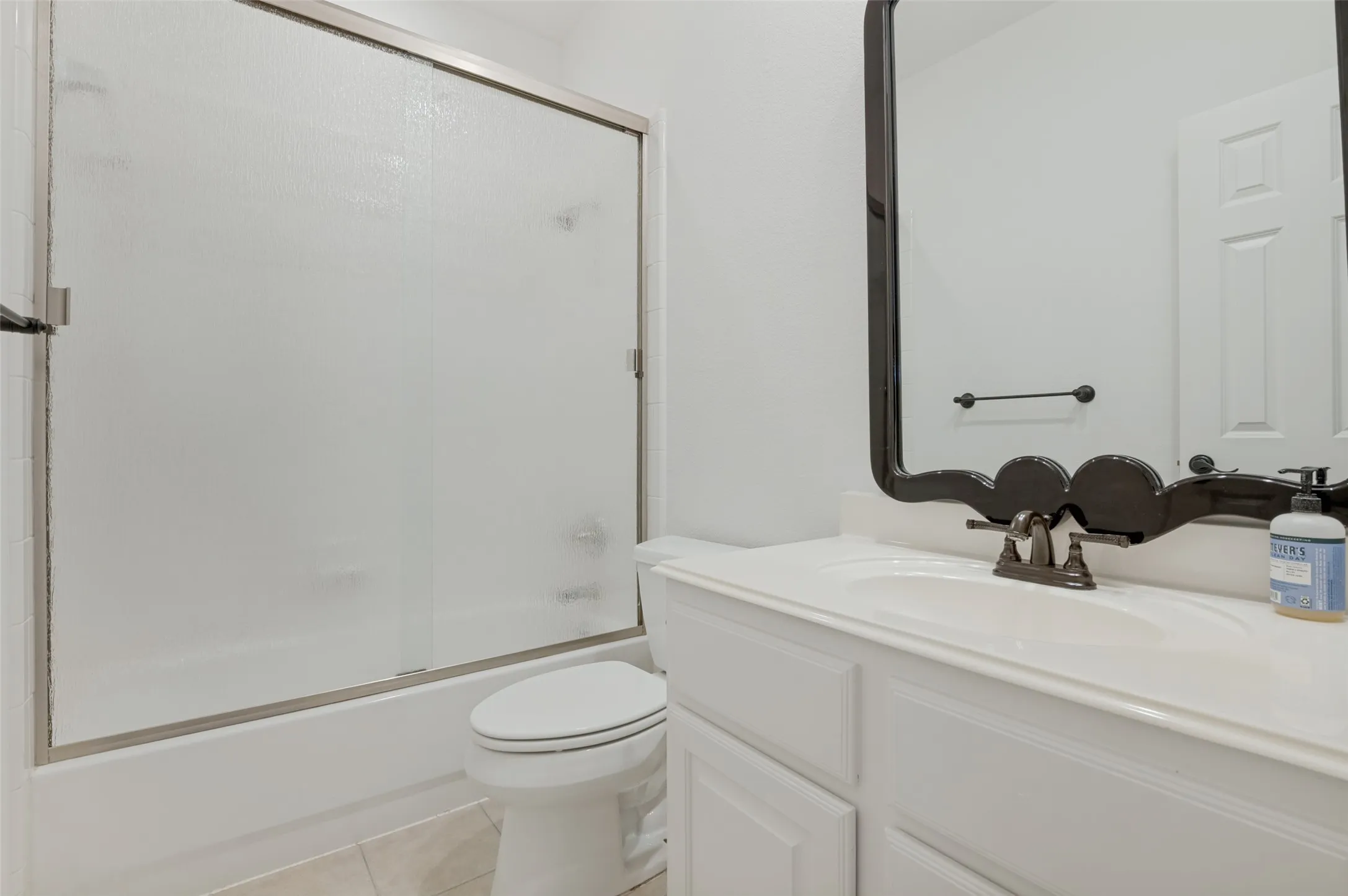 Single Family Residence For Sale in Dallas County , 2205 Boll Street A, Dallas, Texas 75204, 3 Bedroom, 4 Bathroom, 2 Garage spaces, 3,480 Sqft, built in 1998, mls#21341440, Real Estate Agent in Dallas, Homes For Sale in Dallas county, Homes For Sale in Dallas, Realtor in Dallas Texas, Real Estate Brokerage Independent Realty Texas, Luminita Cordes Realtor