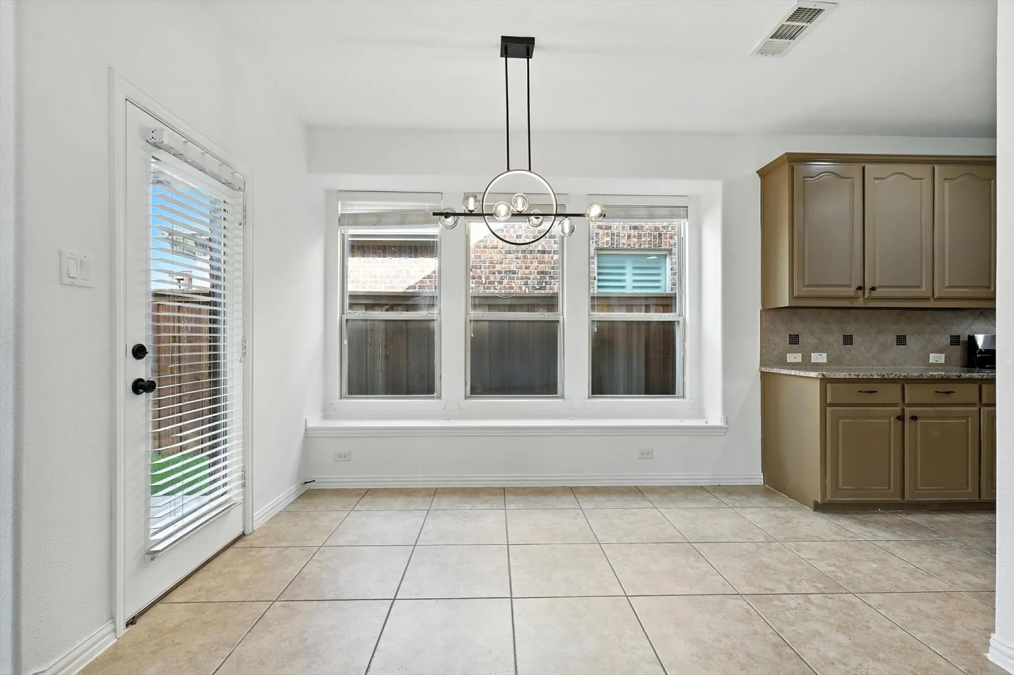 Single Family Residence For Rent in Collin County , 10421 Sexton Drive, Mc Kinney, Texas 75072, 4 Bedroom, 4 Bathroom, 2 Garage spaces, 3,678 Sqft, built in 2010, mls#21356084, Real Estate Agent in Mc Kinney, Homes For Rent in Collin county, Homes For Rent in Mc Kinney, Realtor in Mc Kinney Texas, Real Estate Brokerage Independent Realty Texas, Luminita Cordes Realtor