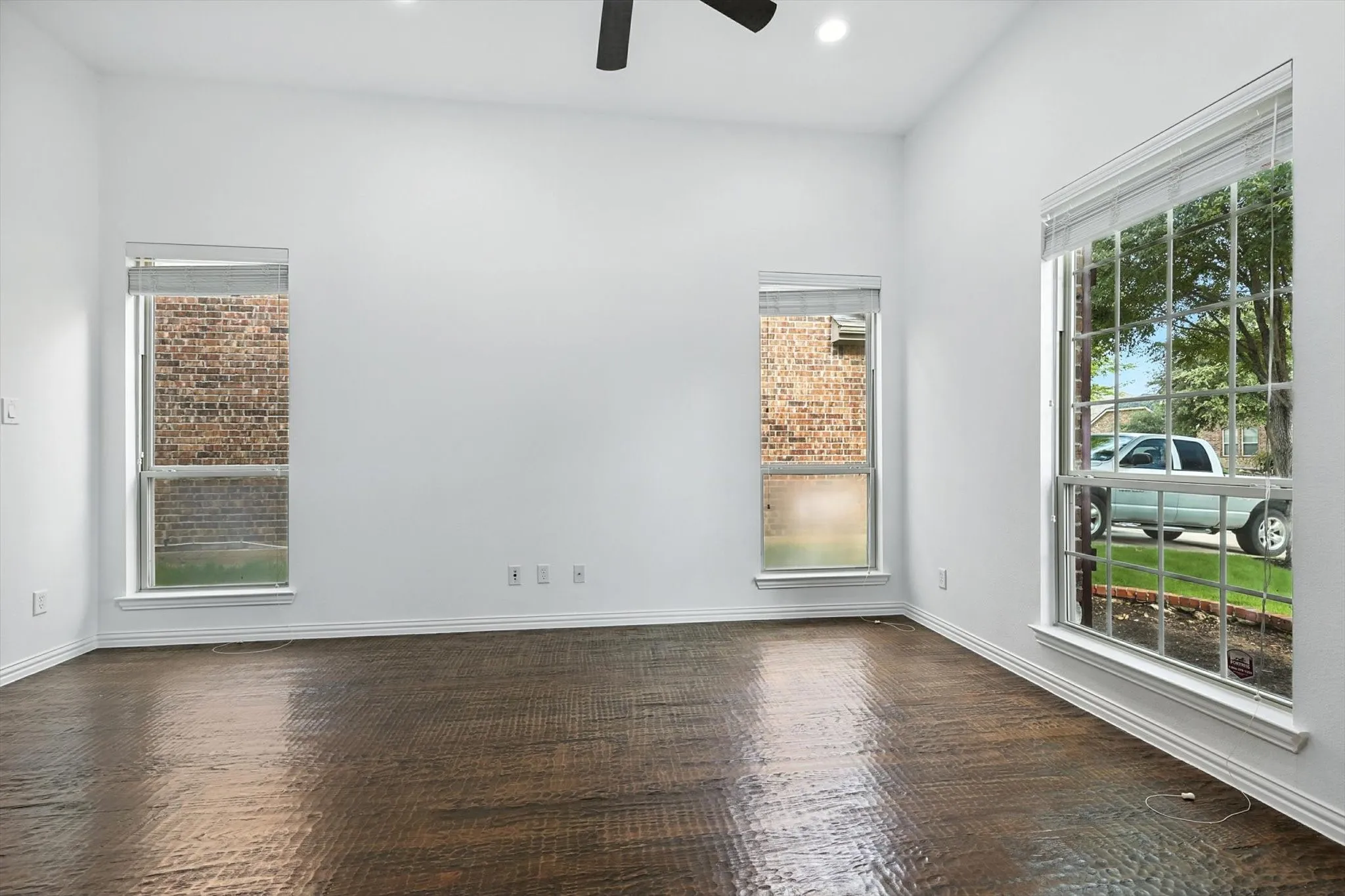 Single Family Residence For Rent in Collin County , 10421 Sexton Drive, Mc Kinney, Texas 75072, 4 Bedroom, 4 Bathroom, 2 Garage spaces, 3,678 Sqft, built in 2010, mls#21356084, Real Estate Agent in Mc Kinney, Homes For Rent in Collin county, Homes For Rent in Mc Kinney, Realtor in Mc Kinney Texas, Real Estate Brokerage Independent Realty Texas, Luminita Cordes Realtor
