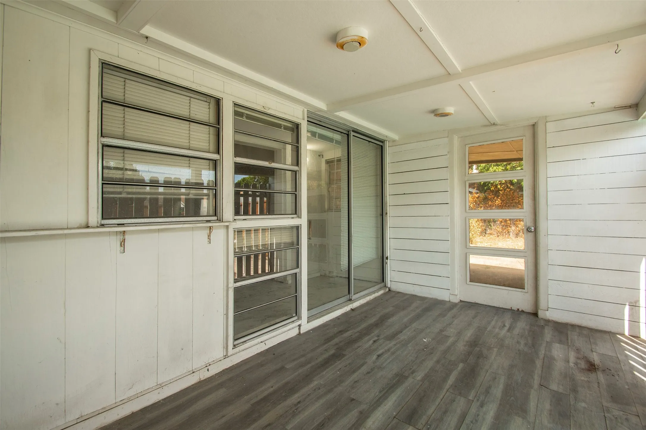 Single Family Residence For Sale in Dallas County , 1808 Rainbow Drive, Richardson, Texas 75081, 4 Bedroom, 3 Bathroom, 2 Garage spaces, 2,136 Sqft, built in 1971, Price $389,000, mls#21348448, Real Estate Agent in Richardson, Homes For Sale in Dallas county, Homes For Sale in Richardson, Realtor in Richardson Texas, Real Estate Brokerage Independent Realty Texas, Luminita Cordes Realtor