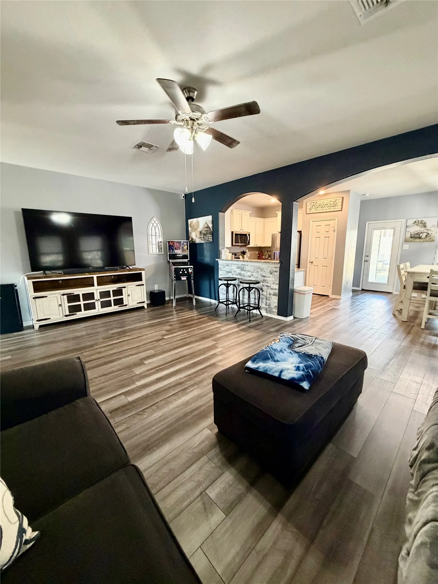 Single Family Residence For Sale in Mc Lennan County , 2808 Risinger Road, Lorena, Texas 76655, 4 Bedroom, 2 Bathroom, 2 Garage spaces, 1,837 Sqft, built in 2021, mls#21356022, Real Estate Agent in Lorena, Homes For Sale in Mc Lennan county, Homes For Sale in Lorena, Realtor in Lorena Texas, Real Estate Brokerage Independent Realty Texas, Luminita Cordes Realtor