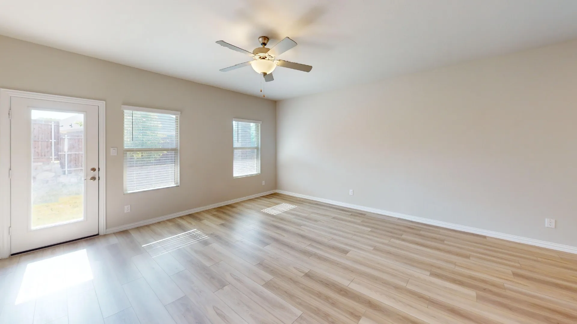 Single Family Residence For Rent in Collin County , 1508 Lannon Lane, Melissa, Texas 75454, 4 Bedroom, 3 Bathroom, 2 Garage spaces, 2,897 Sqft, built in 2023, mls#21356095, Real Estate Agent in Melissa, Homes For Rent in Collin county, Homes For Rent in Melissa, Realtor in Melissa Texas, Real Estate Brokerage Independent Realty Texas, Luminita Cordes Realtor