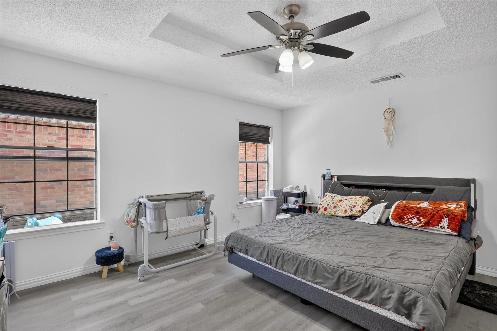 Single Family Residence For Rent in Dallas County , 2324 Markland Street, Irving, Texas 75060, 3 Bedroom, 2 Bathroom, Garage spaces, 1,912 Sqft, built in 1985, mls#21355392, Real Estate Agent in Irving, Homes For Rent in Dallas county, Homes For Rent in Irving, Realtor in Irving Texas, Real Estate Brokerage Independent Realty Texas, Luminita Cordes Realtor
