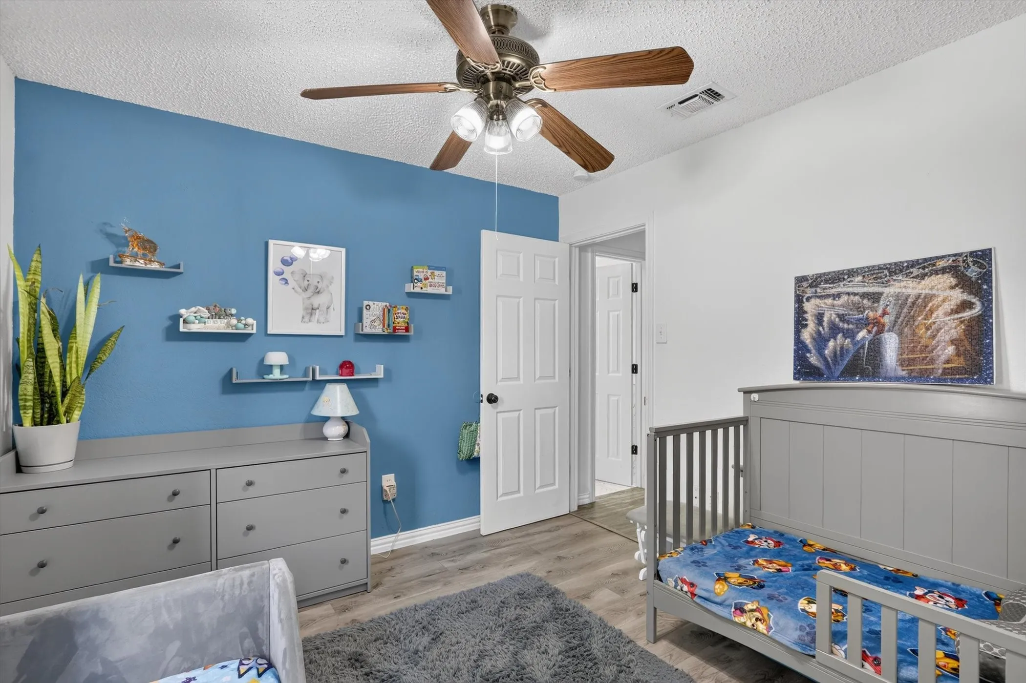 Single Family Residence For Rent in Dallas County , 2324 Markland Street, Irving, Texas 75060, 3 Bedroom, 2 Bathroom, Garage spaces, 1,912 Sqft, built in 1985, mls#21355392, Real Estate Agent in Irving, Homes For Rent in Dallas county, Homes For Rent in Irving, Realtor in Irving Texas, Real Estate Brokerage Independent Realty Texas, Luminita Cordes Realtor