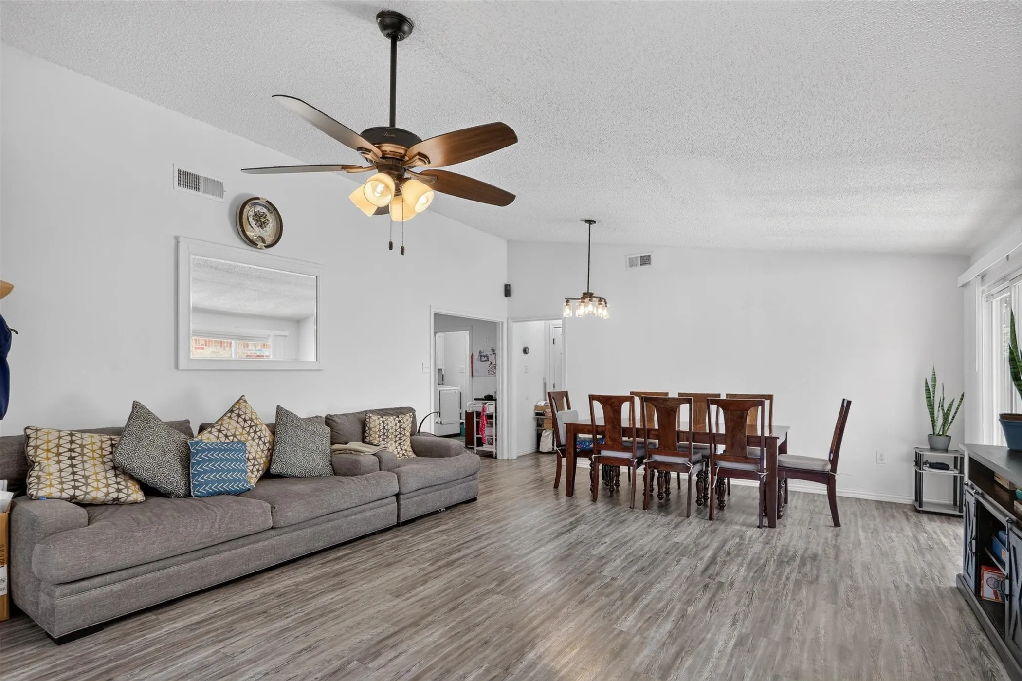 Single Family Residence For Rent in Dallas County , 2324 Markland Street, Irving, Texas 75060, 3 Bedroom, 2 Bathroom, Garage spaces, 1,912 Sqft, built in 1985, mls#21355392, Real Estate Agent in Irving, Homes For Rent in Dallas county, Homes For Rent in Irving, Realtor in Irving Texas, Real Estate Brokerage Independent Realty Texas, Luminita Cordes Realtor