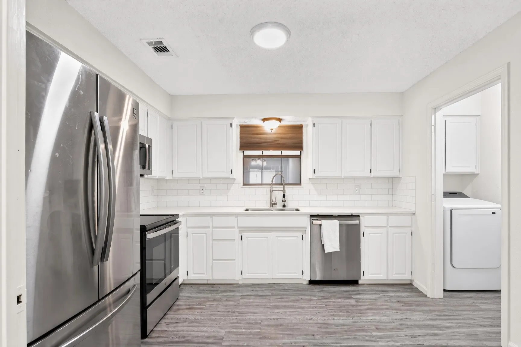 Single Family Residence For Rent in Dallas County , 2324 Markland Street, Irving, Texas 75060, 3 Bedroom, 2 Bathroom, Garage spaces, 1,912 Sqft, built in 1985, mls#21355392, Real Estate Agent in Irving, Homes For Rent in Dallas county, Homes For Rent in Irving, Realtor in Irving Texas, Real Estate Brokerage Independent Realty Texas, Luminita Cordes Realtor