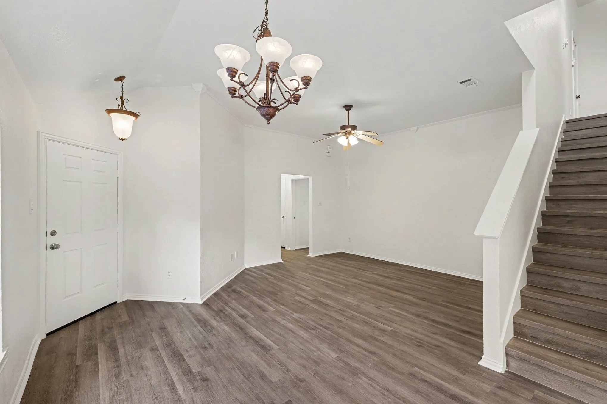 Single Family Residence For Sale in Denton County , 1637 Myrtle Drive, Little Elm, Texas 75068, 3 Bedroom, 2 Bathroom, 2 Garage spaces, 1,847 Sqft, built in 2002, mls#21355310, Real Estate Agent in Little Elm, Homes For Sale in Denton county, Homes For Sale in Little Elm, Realtor in Little Elm Texas, Real Estate Brokerage Independent Realty Texas, Luminita Cordes Realtor