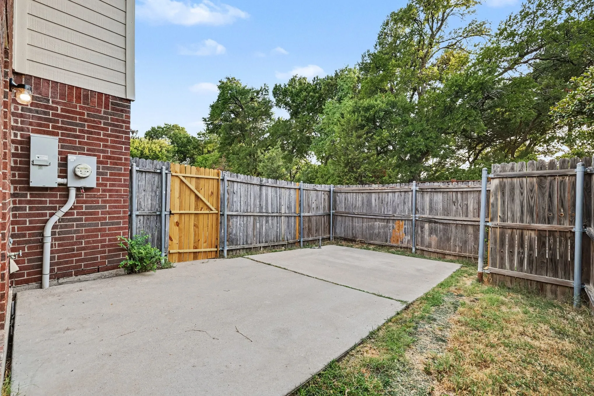 Single Family Residence For Sale in Denton County , 1637 Myrtle Drive, Little Elm, Texas 75068, 3 Bedroom, 2 Bathroom, 2 Garage spaces, 1,847 Sqft, built in 2002, mls#21355310, Real Estate Agent in Little Elm, Homes For Sale in Denton county, Homes For Sale in Little Elm, Realtor in Little Elm Texas, Real Estate Brokerage Independent Realty Texas, Luminita Cordes Realtor