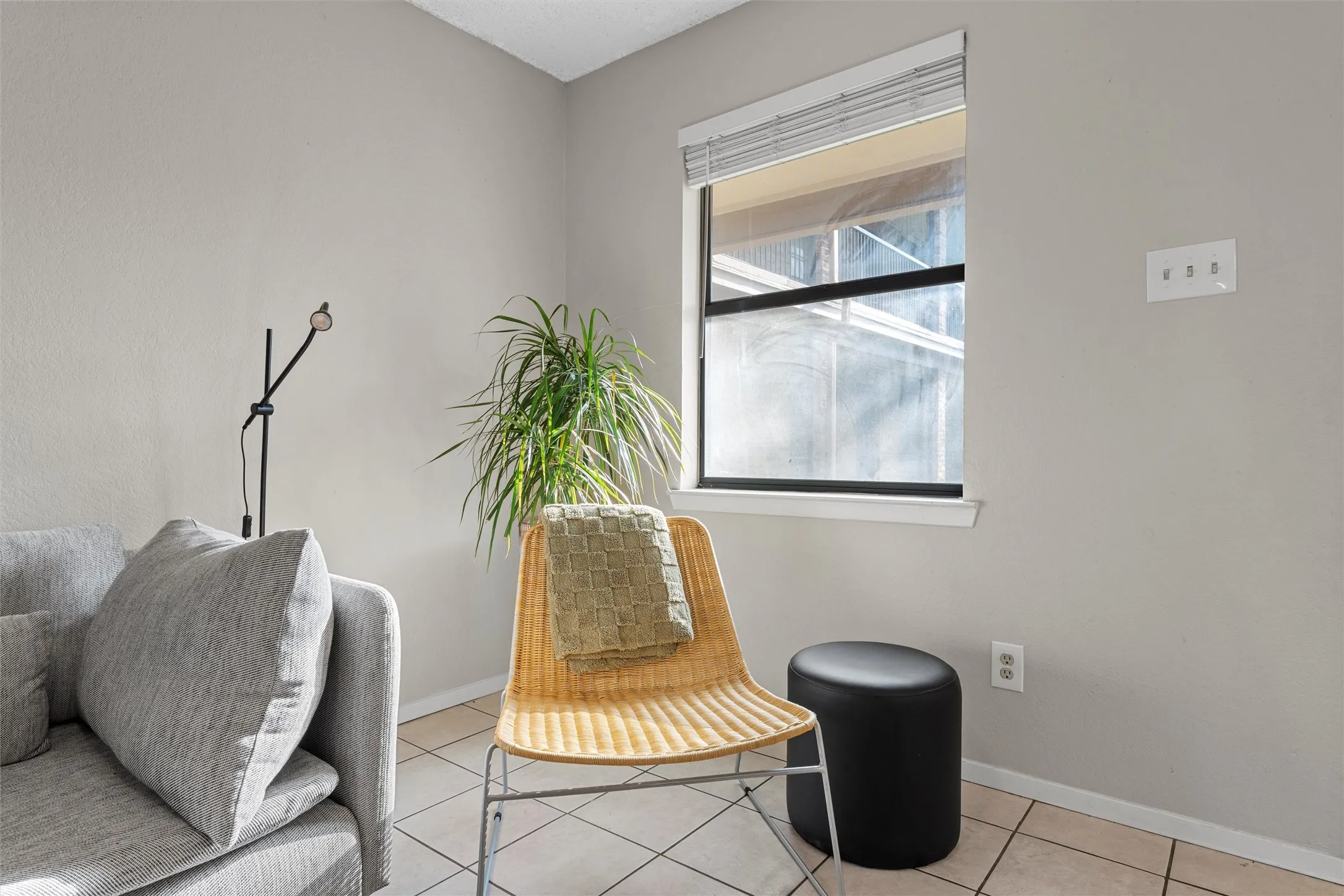Condominium For Sale in Mc Lennan County , 1214 Baylor Avenue 116, Waco, Texas 76706, 1 Bedroom, 1 Bathroom, Garage spaces, 640 Sqft, built in 1983, mls#21355857, Real Estate Agent in Waco, Homes For Sale in Mc Lennan county, Homes For Sale in Waco, Realtor in Waco Texas, Real Estate Brokerage Independent Realty Texas, Luminita Cordes Realtor
