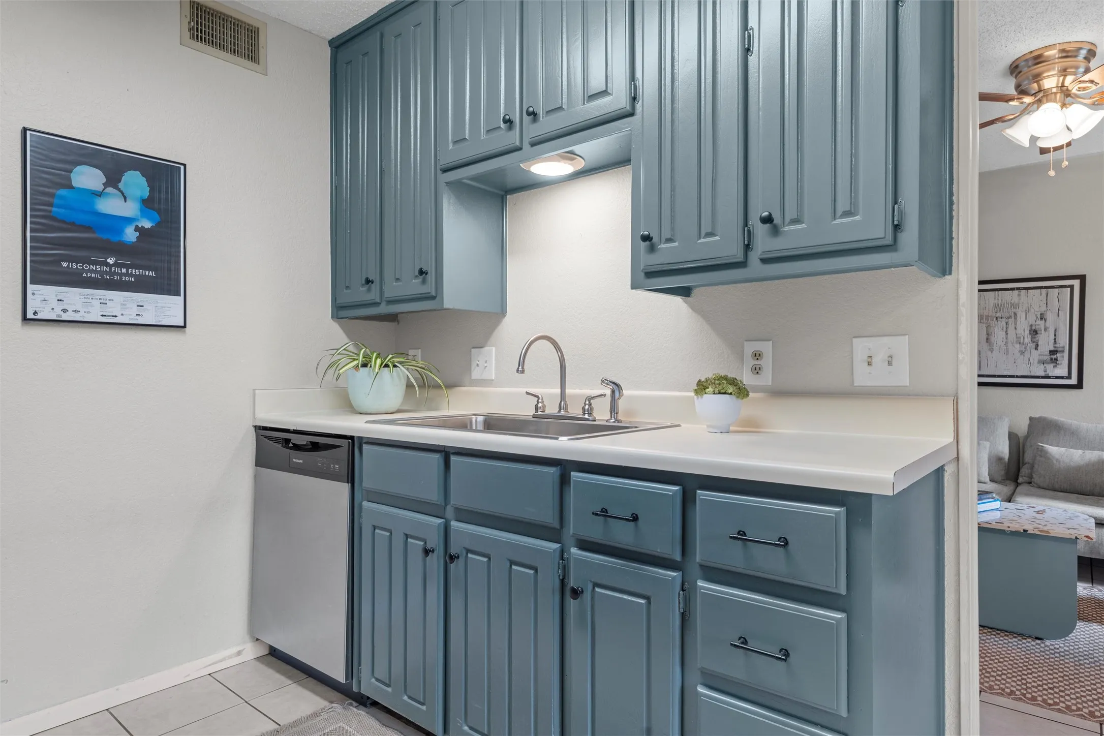 Condominium For Sale in Mc Lennan County , 1214 Baylor Avenue 116, Waco, Texas 76706, 1 Bedroom, 1 Bathroom, Garage spaces, 640 Sqft, built in 1983, mls#21355857, Real Estate Agent in Waco, Homes For Sale in Mc Lennan county, Homes For Sale in Waco, Realtor in Waco Texas, Real Estate Brokerage Independent Realty Texas, Luminita Cordes Realtor
