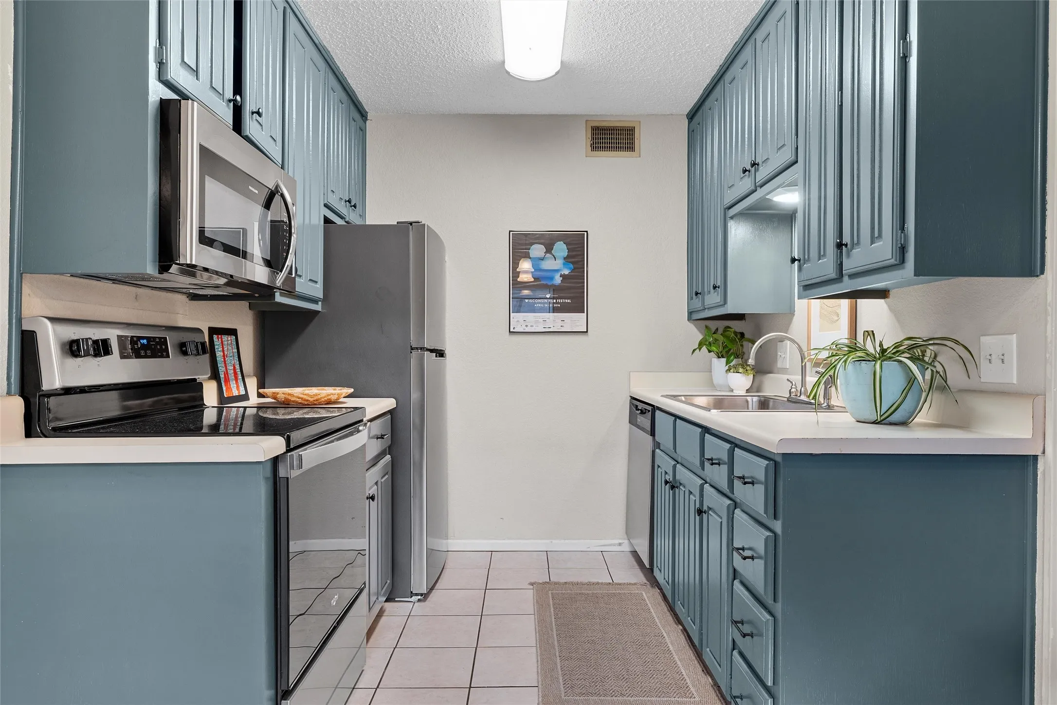 Condominium For Sale in Mc Lennan County , 1214 Baylor Avenue 116, Waco, Texas 76706, 1 Bedroom, 1 Bathroom, Garage spaces, 640 Sqft, built in 1983, mls#21355857, Real Estate Agent in Waco, Homes For Sale in Mc Lennan county, Homes For Sale in Waco, Realtor in Waco Texas, Real Estate Brokerage Independent Realty Texas, Luminita Cordes Realtor