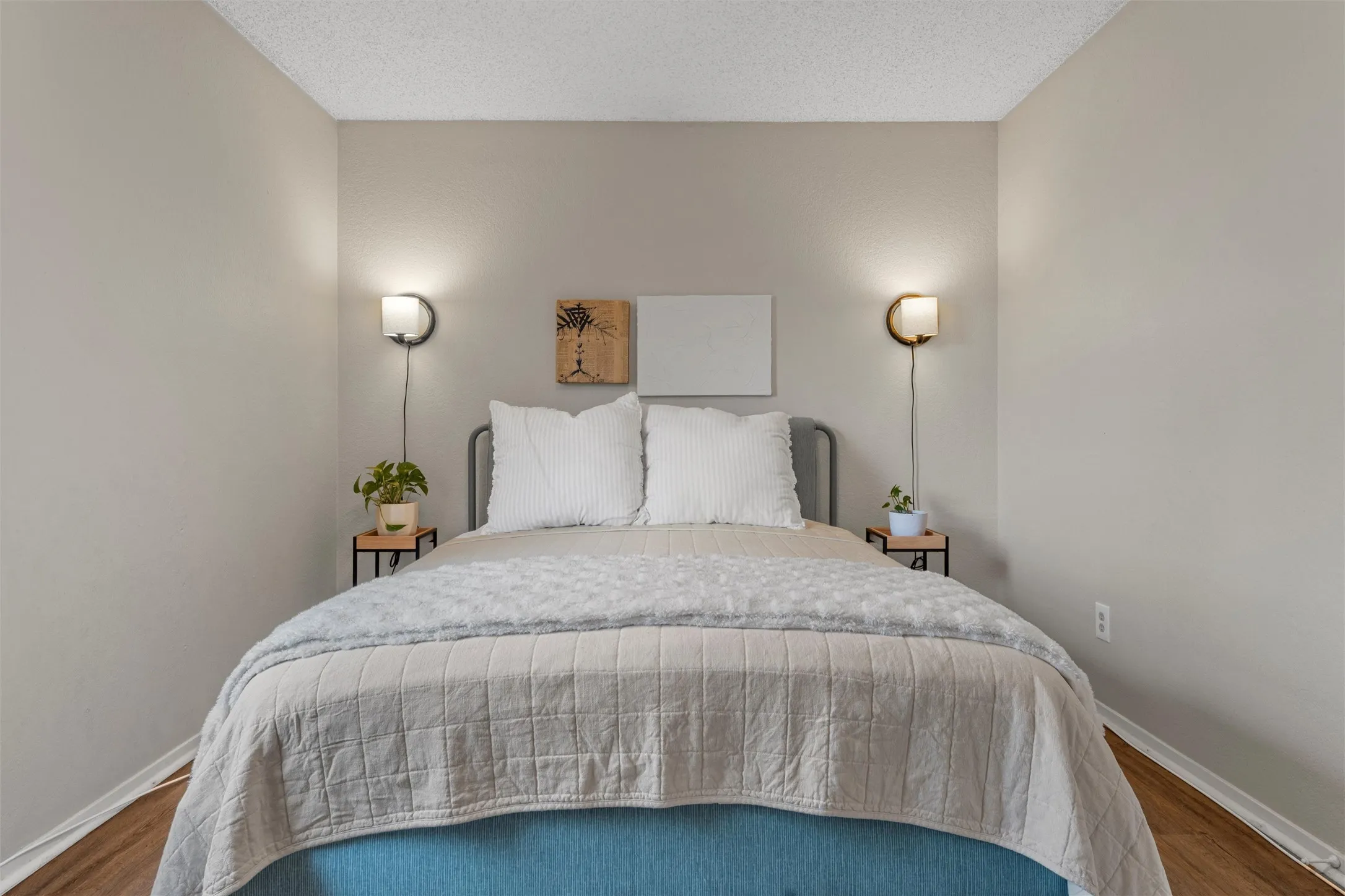 Condominium For Sale in Mc Lennan County , 1214 Baylor Avenue 116, Waco, Texas 76706, 1 Bedroom, 1 Bathroom, Garage spaces, 640 Sqft, built in 1983, mls#21355857, Real Estate Agent in Waco, Homes For Sale in Mc Lennan county, Homes For Sale in Waco, Realtor in Waco Texas, Real Estate Brokerage Independent Realty Texas, Luminita Cordes Realtor