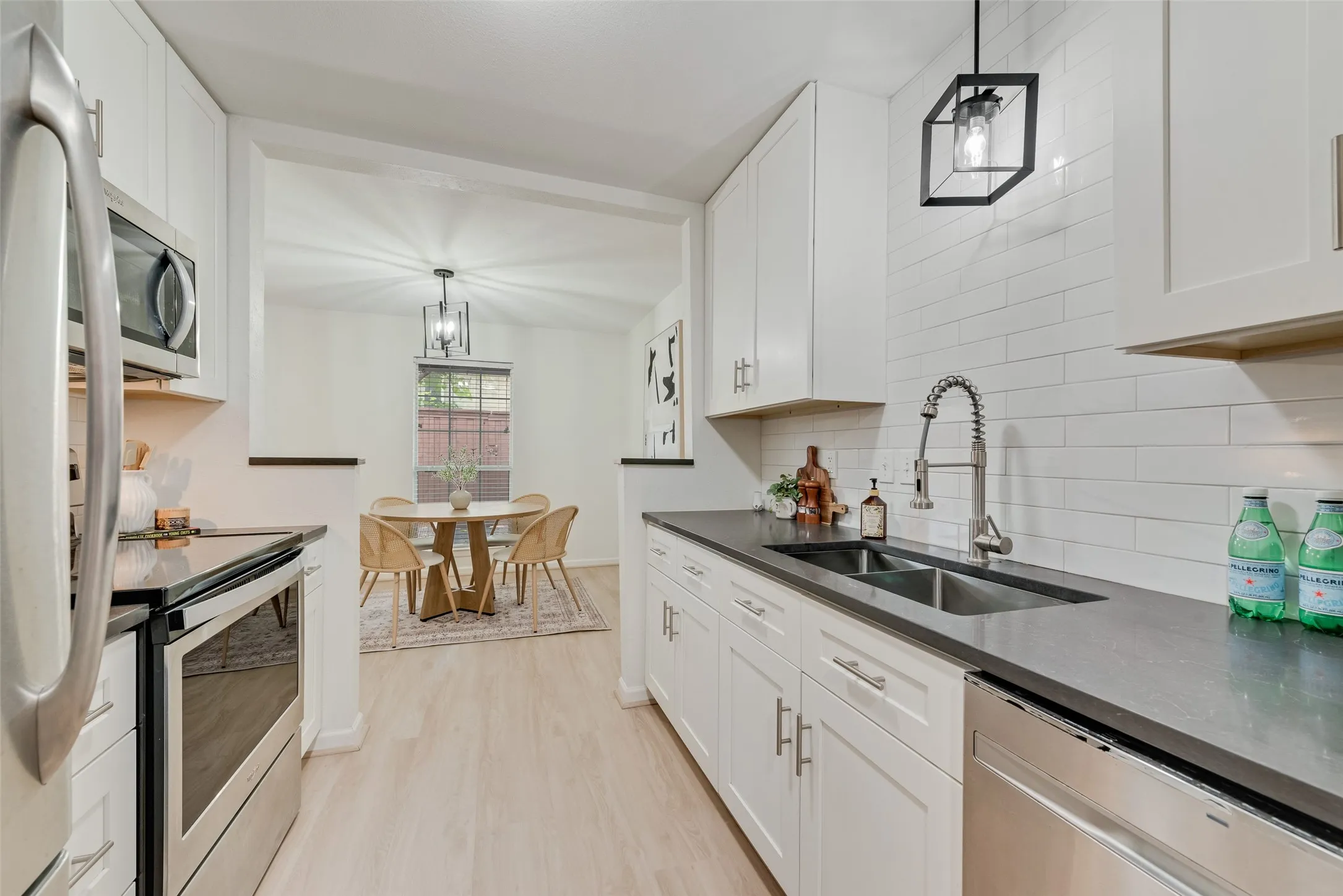 Condominium For Rent in Dallas County , 7492 E Northwest Highway 143, Dallas, Texas 75231, 2 Bedroom, 3 Bathroom, Garage spaces, 1,333 Sqft, built in 1973, mls#21356106, Real Estate Agent in Dallas, Homes For Rent in Dallas county, Homes For Rent in Dallas, Realtor in Dallas Texas, Real Estate Brokerage Independent Realty Texas, Luminita Cordes Realtor