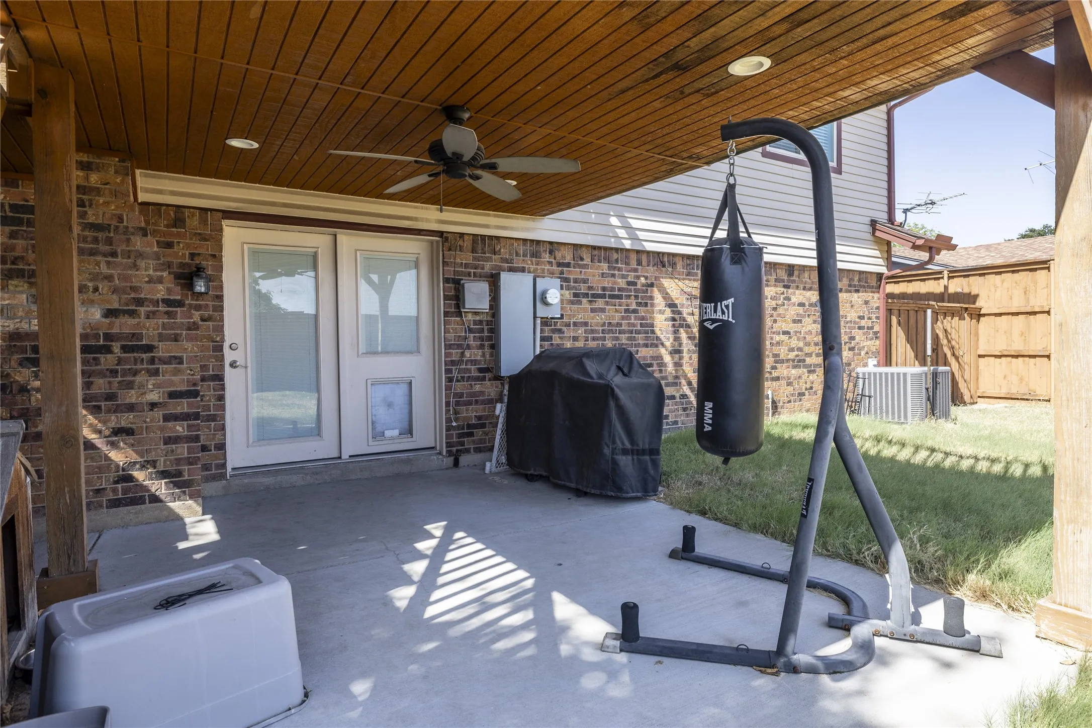Single Family Residence For Sale in Dallas County , 1316 Northpark Drive, Richardson, Texas 75081, 3 Bedroom, 3 Bathroom, 2 Garage spaces, 2,088 Sqft, built in 1968, Price $490,000, mls#21356110, Real Estate Agent in Richardson, Homes For Sale in Dallas county, Homes For Sale in Richardson, Realtor in Richardson Texas, Real Estate Brokerage Independent Realty Texas, Luminita Cordes Realtor