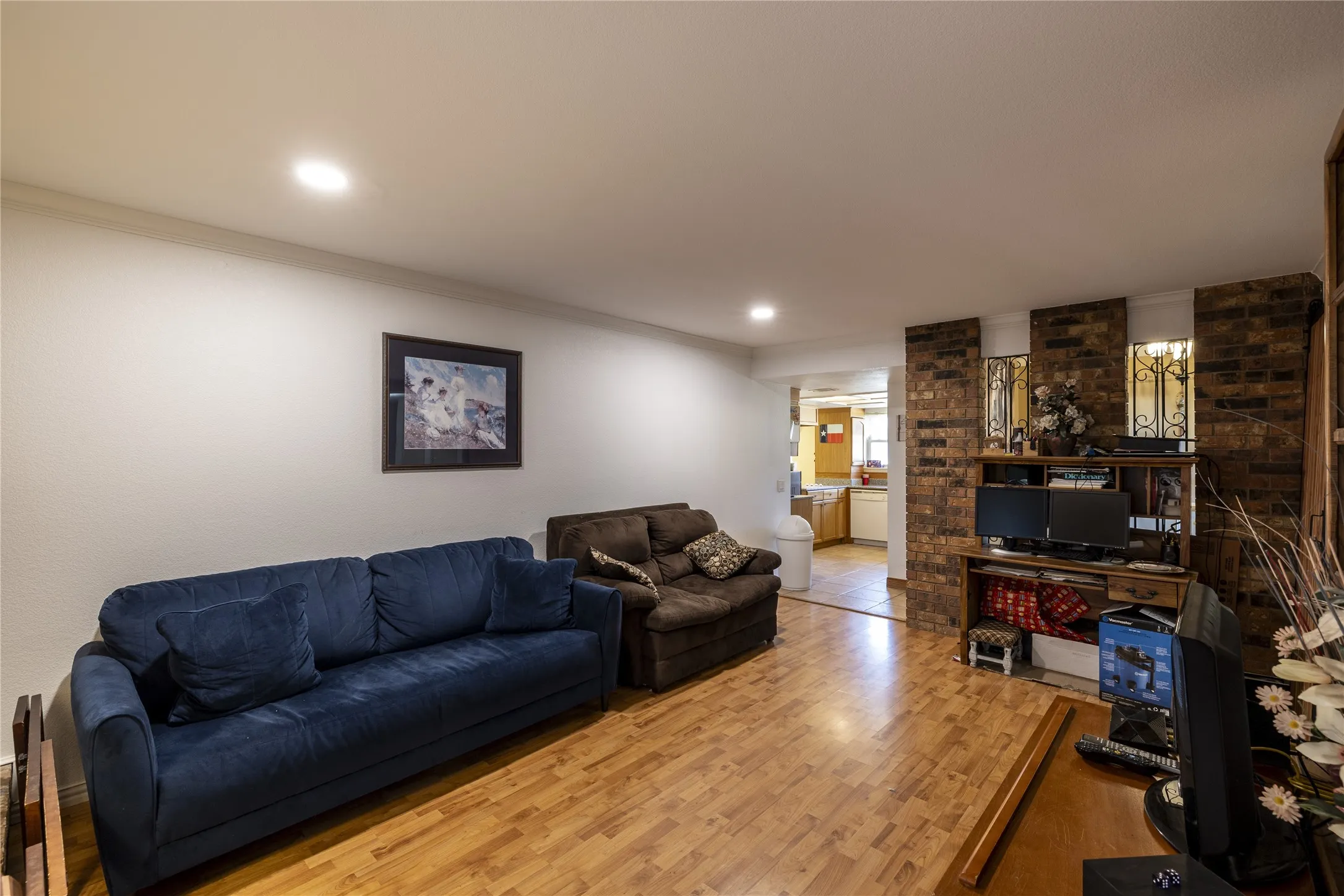 Single Family Residence For Sale in Dallas County , 1316 Northpark Drive, Richardson, Texas 75081, 3 Bedroom, 3 Bathroom, 2 Garage spaces, 2,088 Sqft, built in 1968, Price $490,000, mls#21356110, Real Estate Agent in Richardson, Homes For Sale in Dallas county, Homes For Sale in Richardson, Realtor in Richardson Texas, Real Estate Brokerage Independent Realty Texas, Luminita Cordes Realtor