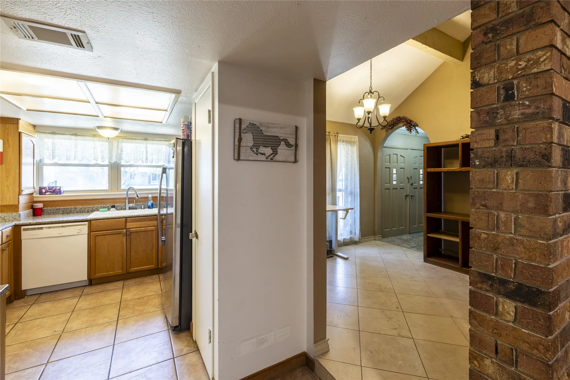 Single Family Residence For Sale in Dallas County , 1316 Northpark Drive, Richardson, Texas 75081, 3 Bedroom, 3 Bathroom, 2 Garage spaces, 2,088 Sqft, built in 1968, Price $490,000, mls#21356110, Real Estate Agent in Richardson, Homes For Sale in Dallas county, Homes For Sale in Richardson, Realtor in Richardson Texas, Real Estate Brokerage Independent Realty Texas, Luminita Cordes Realtor