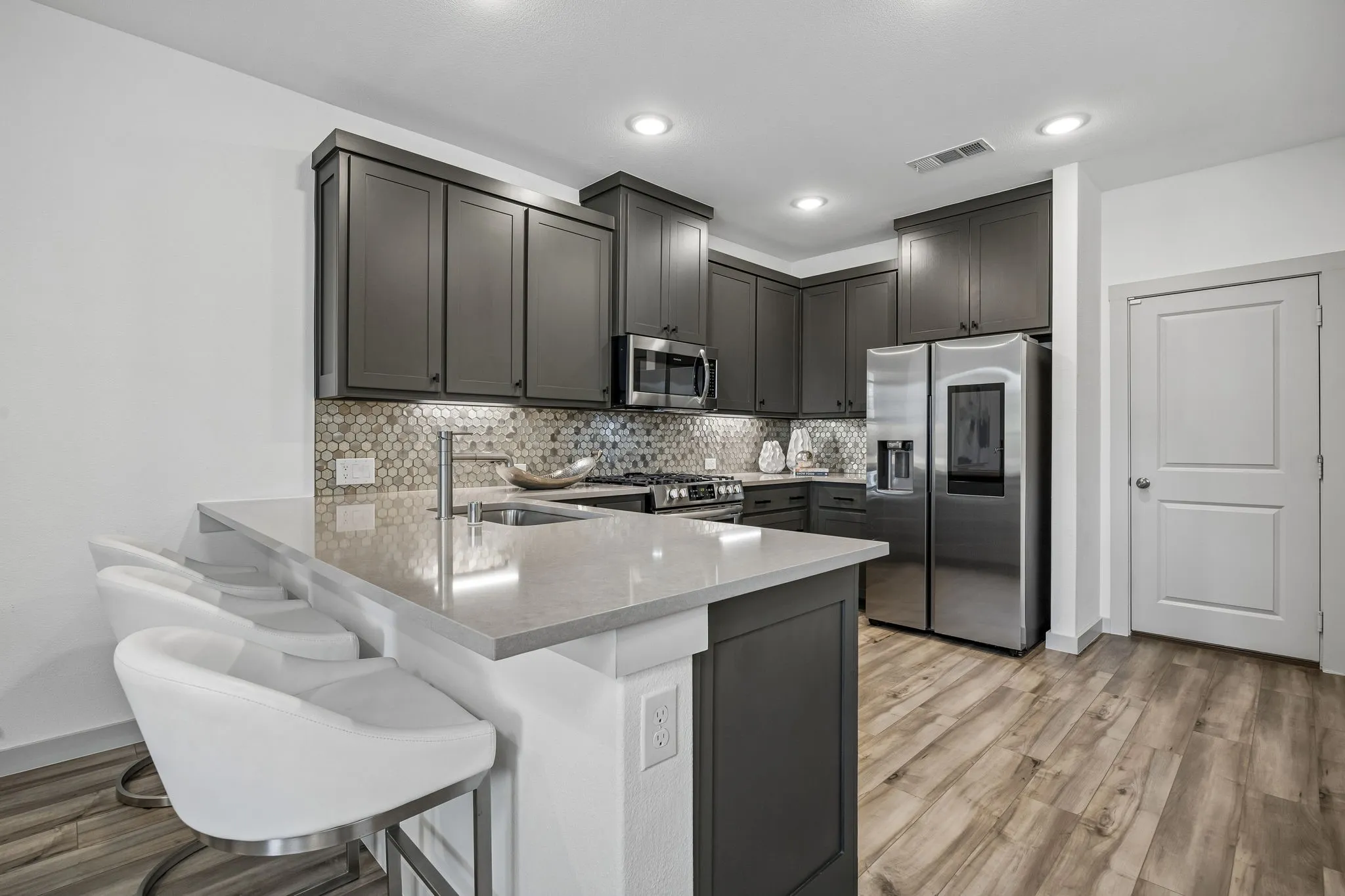 Townhouse For Sale in Tarrant County , 232 Spring Hill Road, Flower Mound, Texas 75028, 2 Bedroom, 3 Bathroom, 2 Garage spaces, 1,513 Sqft, built in 2022, mls#21356080, Real Estate Agent in Flower Mound, Homes For Sale in Tarrant county, Homes For Sale in Flower Mound, Realtor in Flower Mound Texas, Real Estate Brokerage Independent Realty Texas, Luminita Cordes Realtor