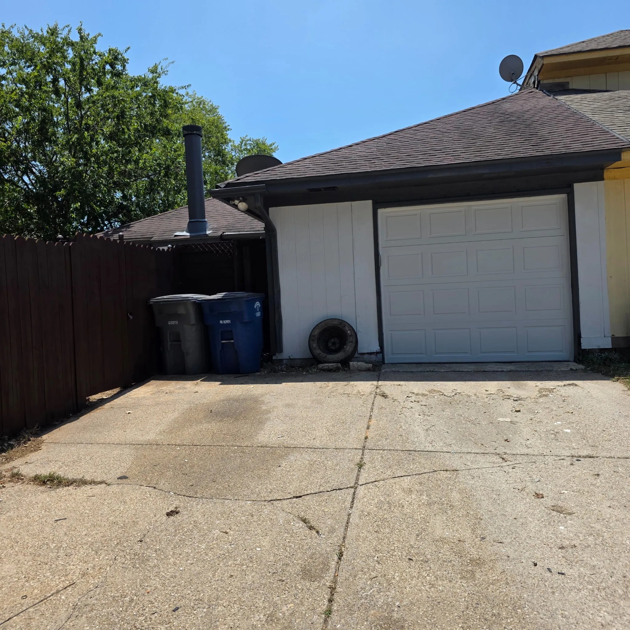 Duplex For Rent in Dallas County , 10231 Ridge Oak Street, Dallas, Texas 75227, 3 Bedroom, 2 Bathroom, 1 Garage spaces, 1,194 Sqft, built in 1985, Price $2,250, mls#21356118, Real Estate Agent in Dallas, Homes For Rent in Dallas county, Homes For Rent in Dallas, Realtor in Dallas Texas, Real Estate Brokerage Independent Realty Texas, Luminita Cordes Realtor
