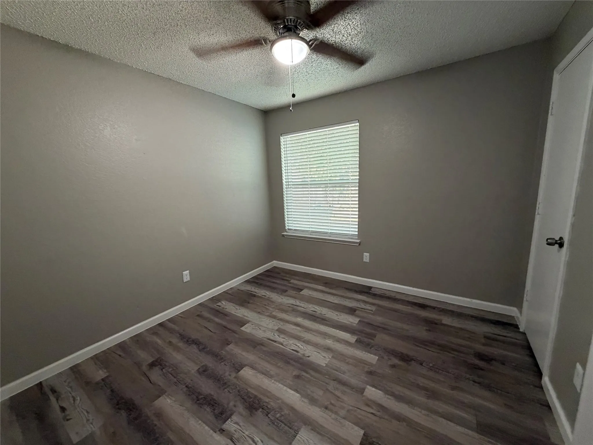 Duplex For Rent in Dallas County , 10231 Ridge Oak Street, Dallas, Texas 75227, 3 Bedroom, 2 Bathroom, 1 Garage spaces, 1,194 Sqft, built in 1985, Price $2,250, mls#21356118, Real Estate Agent in Dallas, Homes For Rent in Dallas county, Homes For Rent in Dallas, Realtor in Dallas Texas, Real Estate Brokerage Independent Realty Texas, Luminita Cordes Realtor