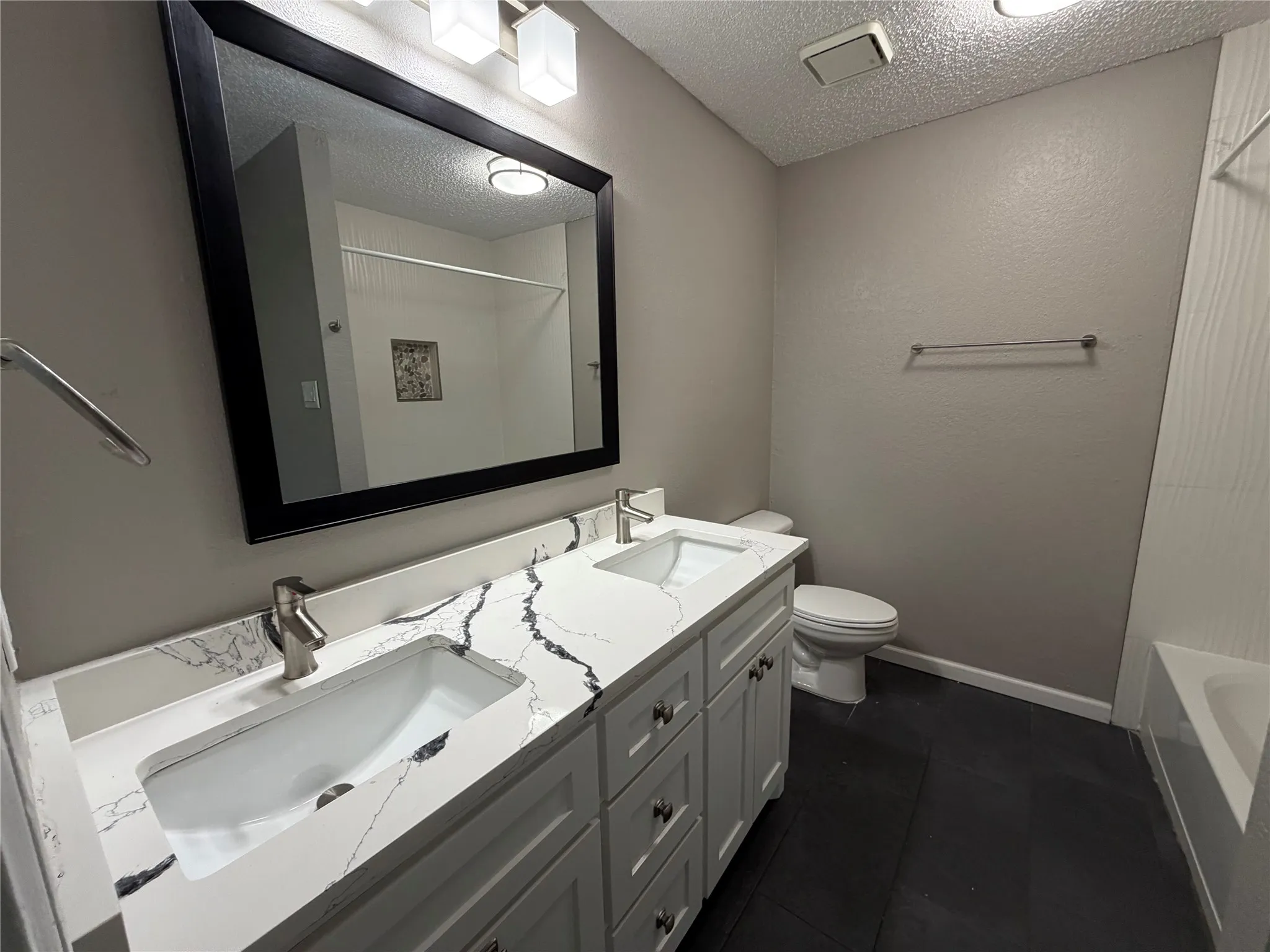Duplex For Rent in Dallas County , 10231 Ridge Oak Street, Dallas, Texas 75227, 3 Bedroom, 2 Bathroom, 1 Garage spaces, 1,194 Sqft, built in 1985, Price $2,250, mls#21356118, Real Estate Agent in Dallas, Homes For Rent in Dallas county, Homes For Rent in Dallas, Realtor in Dallas Texas, Real Estate Brokerage Independent Realty Texas, Luminita Cordes Realtor