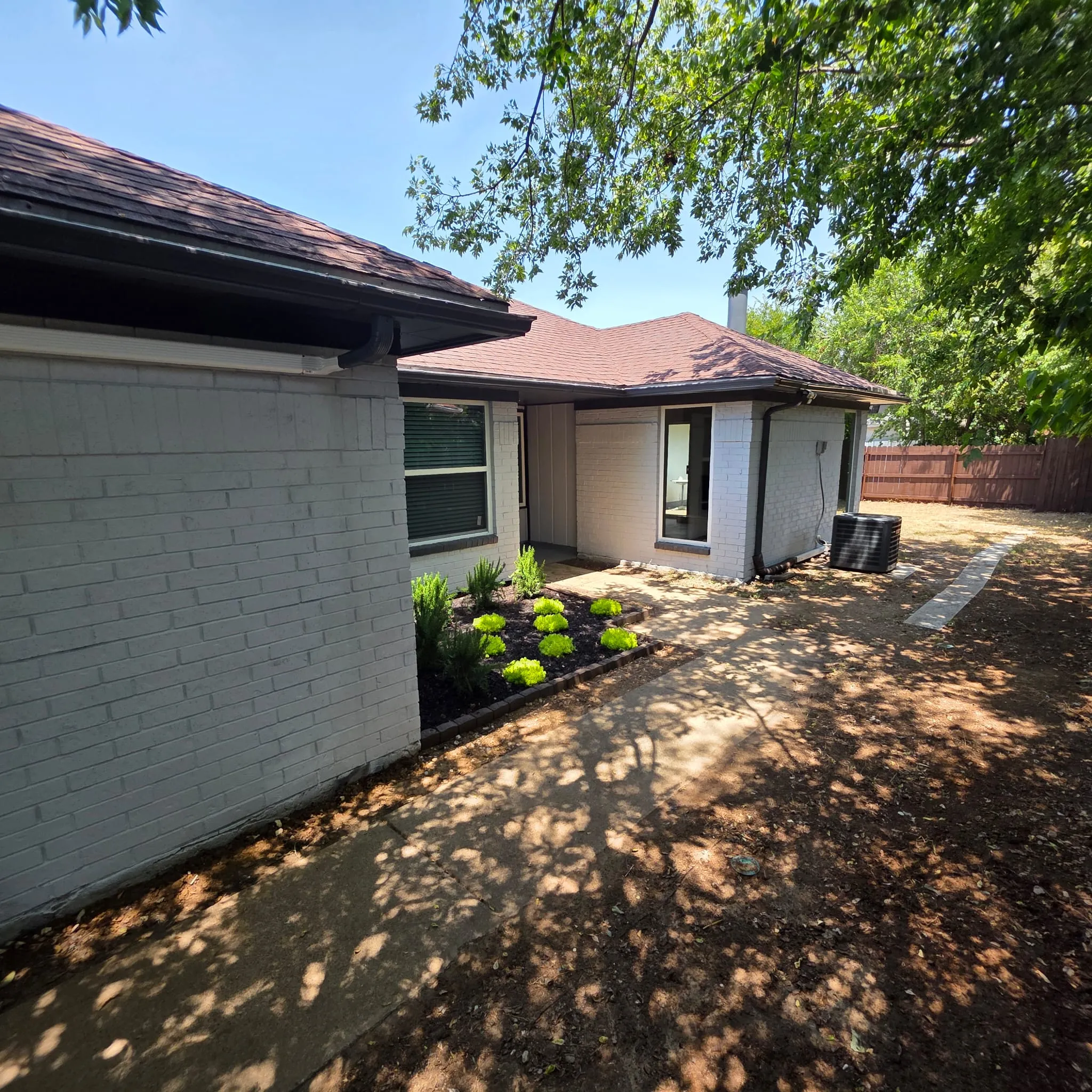 Duplex For Rent in Dallas County , 10231 Ridge Oak Street, Dallas, Texas 75227, 3 Bedroom, 2 Bathroom, 1 Garage spaces, 1,194 Sqft, built in 1985, Price $2,250, mls#21356118, Real Estate Agent in Dallas, Homes For Rent in Dallas county, Homes For Rent in Dallas, Realtor in Dallas Texas, Real Estate Brokerage Independent Realty Texas, Luminita Cordes Realtor