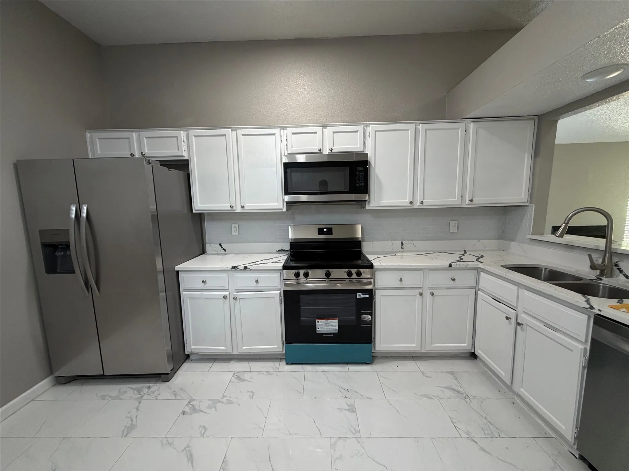 Duplex For Rent in Dallas County , 10231 Ridge Oak Street, Dallas, Texas 75227, 3 Bedroom, 2 Bathroom, 1 Garage spaces, 1,194 Sqft, built in 1985, Price $2,250, mls#21356118, Real Estate Agent in Dallas, Homes For Rent in Dallas county, Homes For Rent in Dallas, Realtor in Dallas Texas, Real Estate Brokerage Independent Realty Texas, Luminita Cordes Realtor