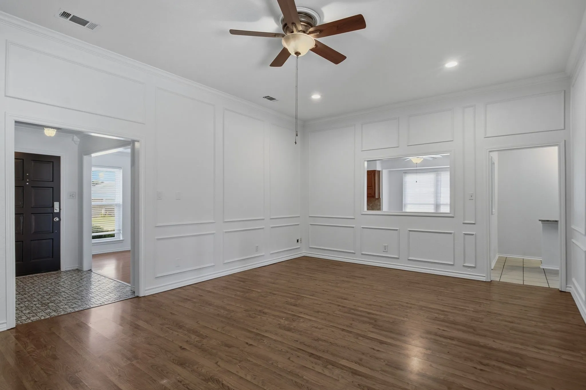 Single Family Residence For Rent in Dallas County , 2119 Pueblo Drive, Carrollton, Texas 75006, 3 Bedroom, 2 Bathroom, 2 Garage spaces, 1,916 Sqft, built in 1977, mls#21351991, Real Estate Agent in Carrollton, Homes For Rent in Dallas county, Homes For Rent in Carrollton, Realtor in Carrollton Texas, Real Estate Brokerage Independent Realty Texas, Luminita Cordes Realtor