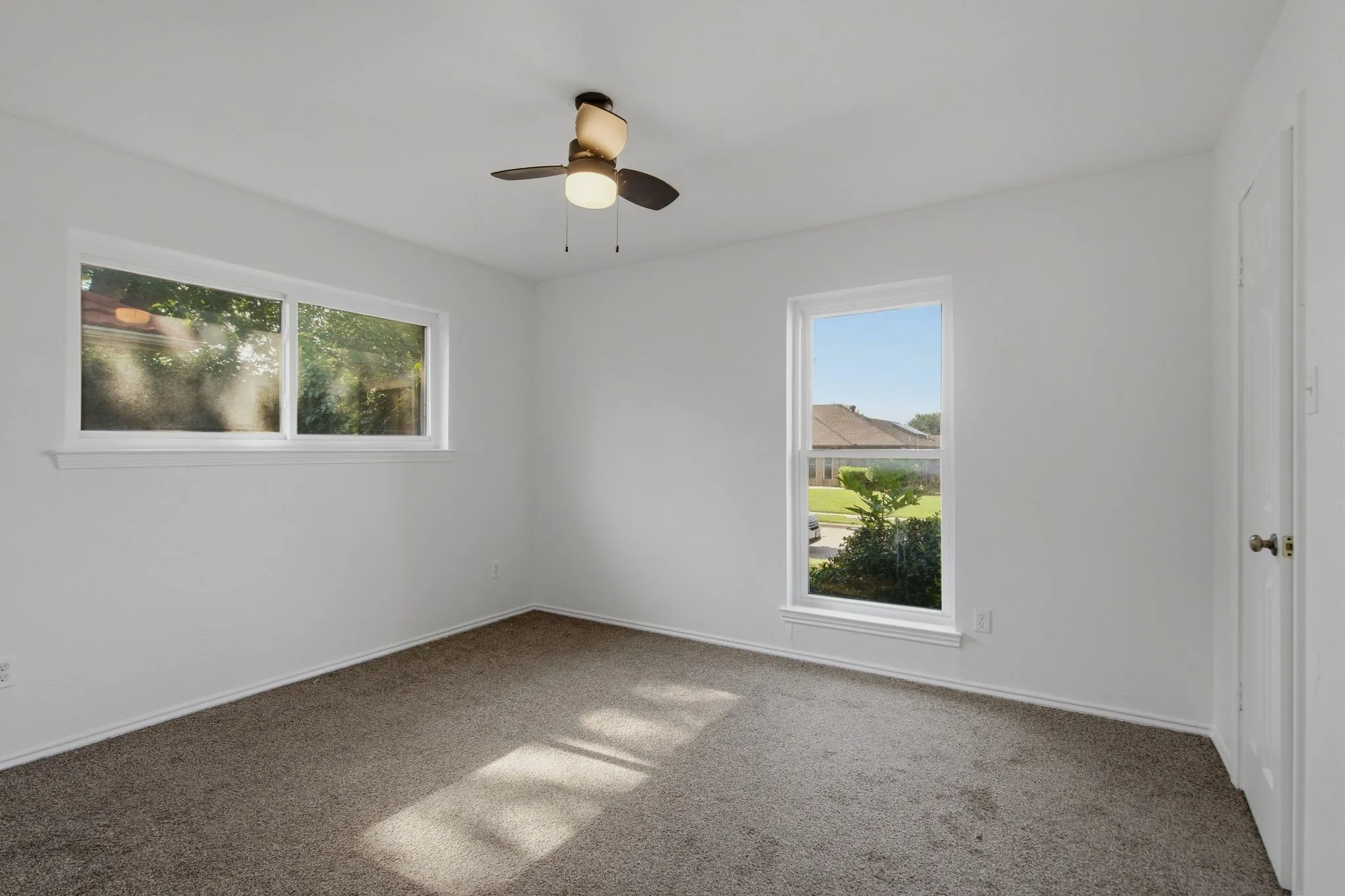Single Family Residence For Rent in Dallas County , 2119 Pueblo Drive, Carrollton, Texas 75006, 3 Bedroom, 2 Bathroom, 2 Garage spaces, 1,916 Sqft, built in 1977, mls#21351991, Real Estate Agent in Carrollton, Homes For Rent in Dallas county, Homes For Rent in Carrollton, Realtor in Carrollton Texas, Real Estate Brokerage Independent Realty Texas, Luminita Cordes Realtor