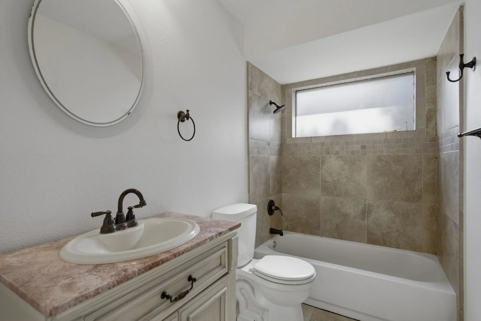Single Family Residence For Rent in Dallas County , 2119 Pueblo Drive, Carrollton, Texas 75006, 3 Bedroom, 2 Bathroom, 2 Garage spaces, 1,916 Sqft, built in 1977, mls#21351991, Real Estate Agent in Carrollton, Homes For Rent in Dallas county, Homes For Rent in Carrollton, Realtor in Carrollton Texas, Real Estate Brokerage Independent Realty Texas, Luminita Cordes Realtor
