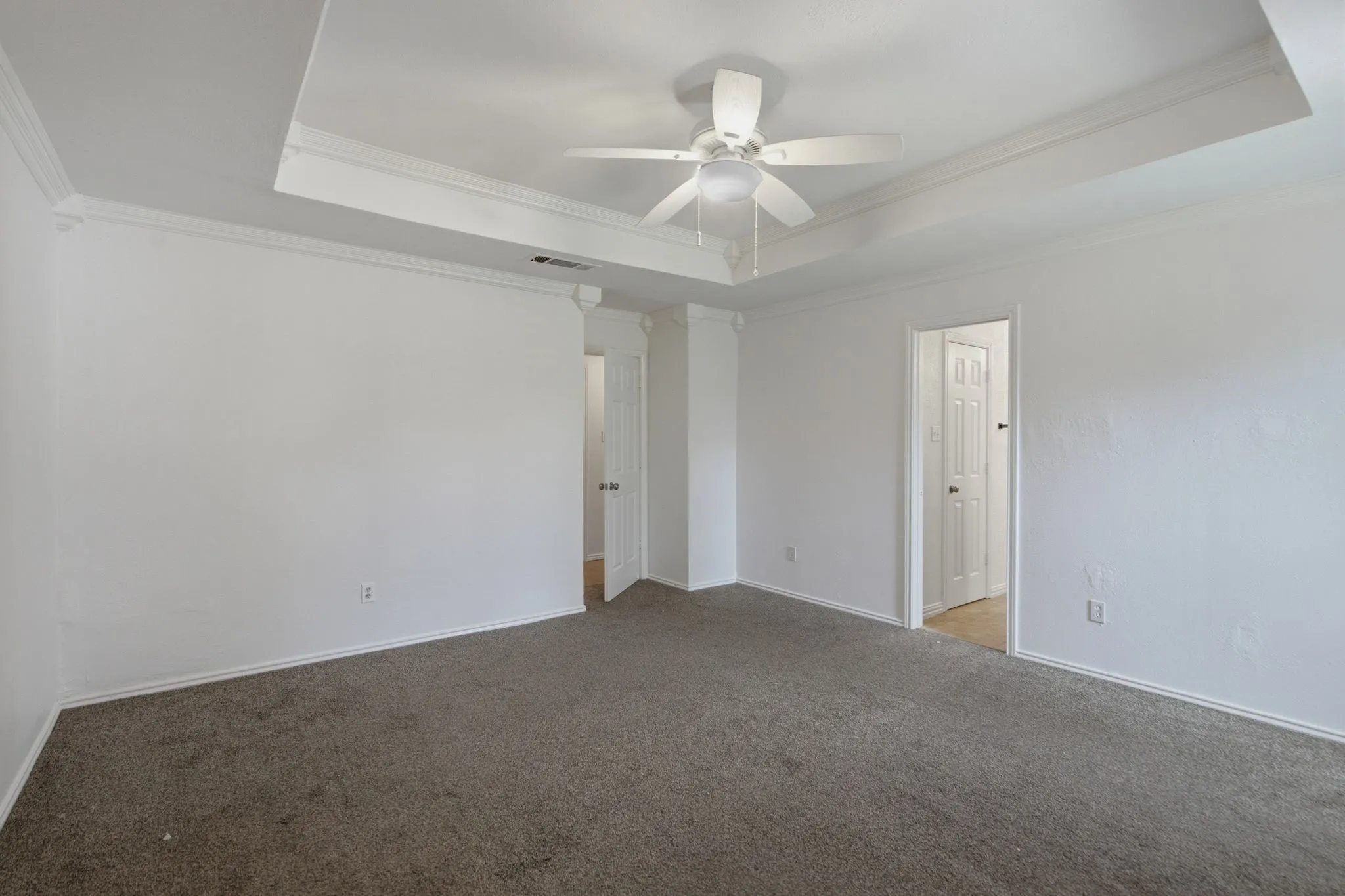 Single Family Residence For Rent in Dallas County , 2119 Pueblo Drive, Carrollton, Texas 75006, 3 Bedroom, 2 Bathroom, 2 Garage spaces, 1,916 Sqft, built in 1977, mls#21351991, Real Estate Agent in Carrollton, Homes For Rent in Dallas county, Homes For Rent in Carrollton, Realtor in Carrollton Texas, Real Estate Brokerage Independent Realty Texas, Luminita Cordes Realtor