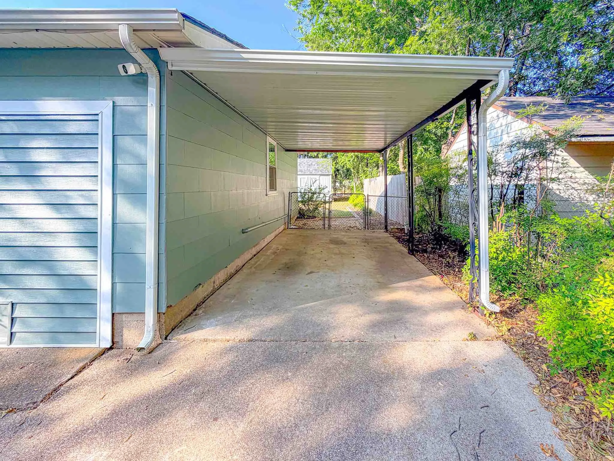 Single Family Residence For Sale in Ellis County , 602 Richmond Lane, Waxahachie, Texas 75165, 3 Bedroom, 2 Bathroom, Garage spaces, 1,374 Sqft, built in 1957, mls#21354073, Real Estate Agent in Waxahachie, Homes For Sale in Ellis county, Homes For Sale in Waxahachie, Realtor in Waxahachie Texas, Real Estate Brokerage Independent Realty Texas, Luminita Cordes Realtor