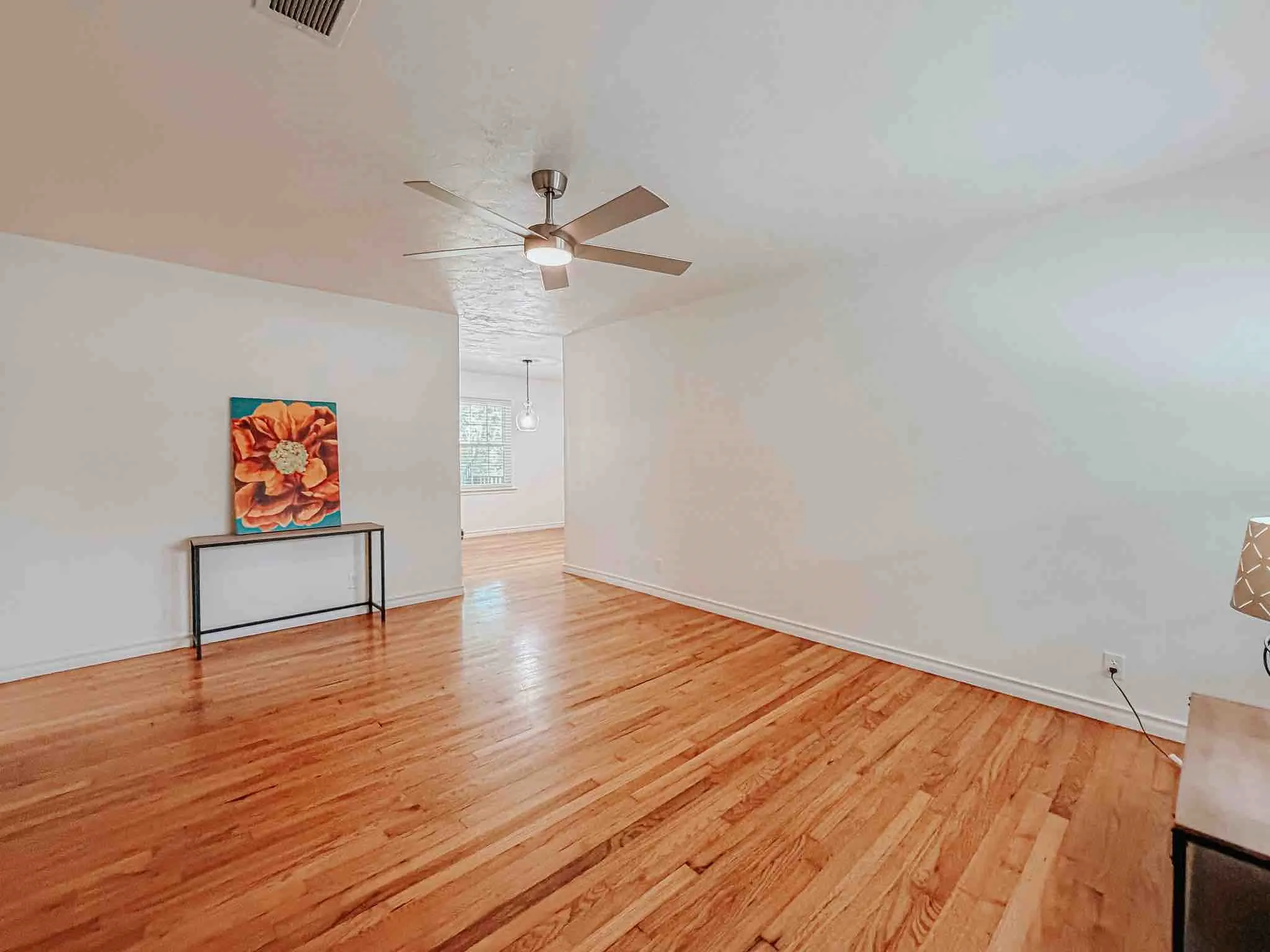 Single Family Residence For Sale in Ellis County , 602 Richmond Lane, Waxahachie, Texas 75165, 3 Bedroom, 2 Bathroom, Garage spaces, 1,374 Sqft, built in 1957, mls#21354073, Real Estate Agent in Waxahachie, Homes For Sale in Ellis county, Homes For Sale in Waxahachie, Realtor in Waxahachie Texas, Real Estate Brokerage Independent Realty Texas, Luminita Cordes Realtor