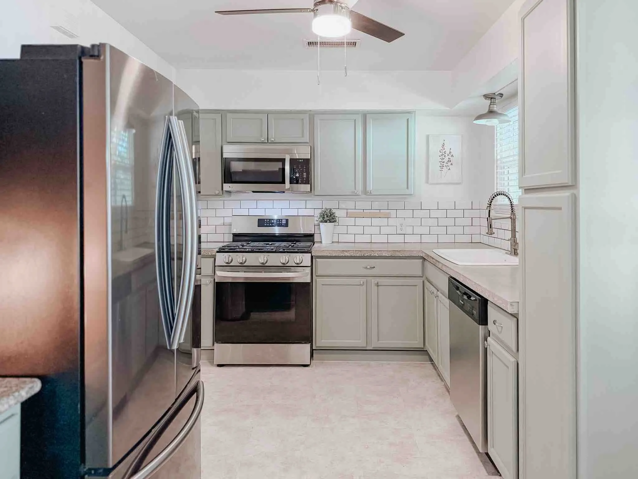 Single Family Residence For Sale in Ellis County , 602 Richmond Lane, Waxahachie, Texas 75165, 3 Bedroom, 2 Bathroom, Garage spaces, 1,374 Sqft, built in 1957, mls#21354073, Real Estate Agent in Waxahachie, Homes For Sale in Ellis county, Homes For Sale in Waxahachie, Realtor in Waxahachie Texas, Real Estate Brokerage Independent Realty Texas, Luminita Cordes Realtor