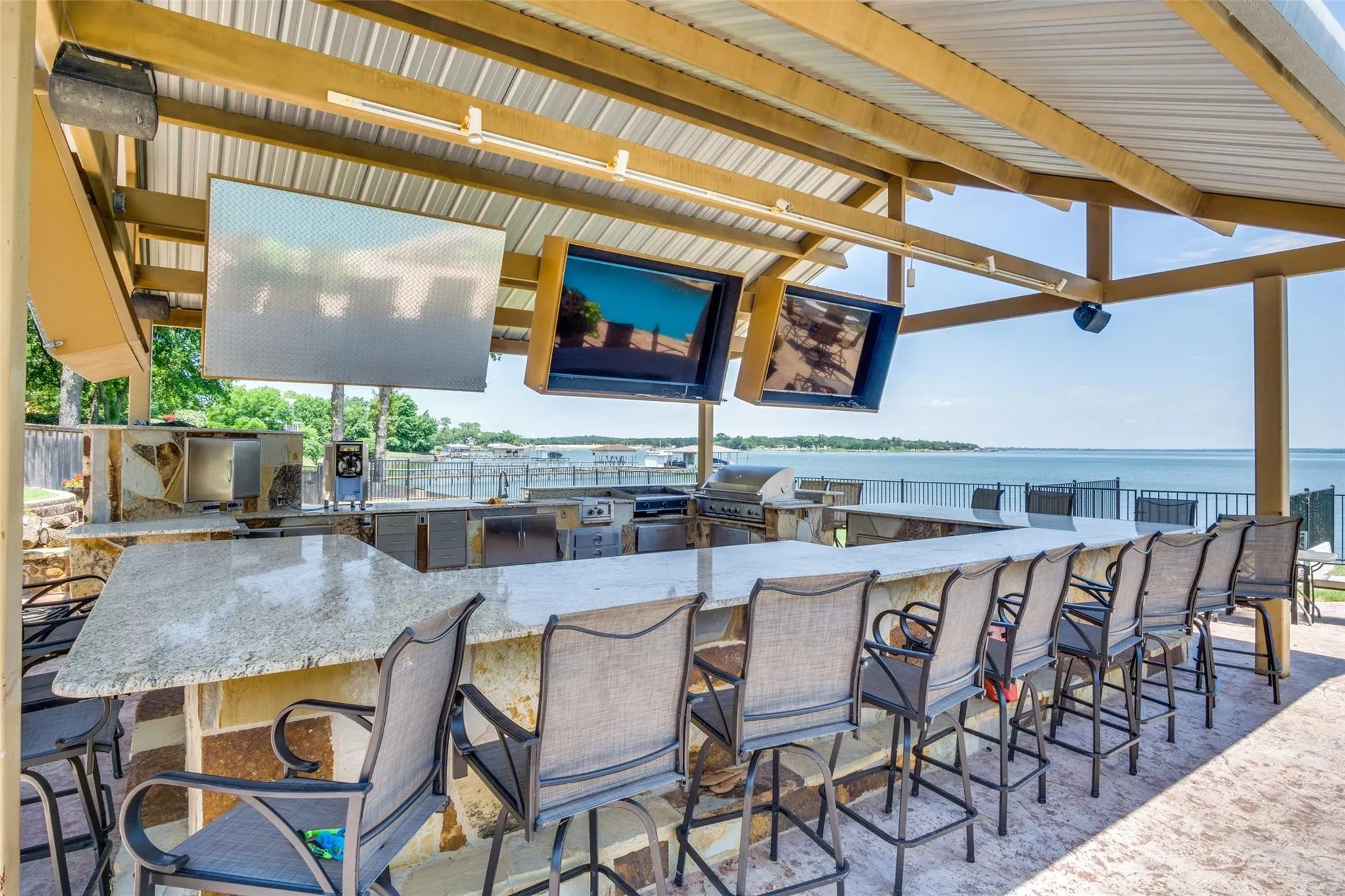 Single Family Residence For Sale in Tarrant County , 6600 Wells Burnett Road, Fort Worth, Texas 76135, 14 Bedroom, 7 Bathroom, 8 Garage spaces, 6,862 Sqft, built in 1963, Price $2,895,000, mls#21353034, Real Estate Agent in Fort Worth, Homes For Sale in Tarrant county, Homes For Sale in Fort Worth, Realtor in Fort Worth Texas, Real Estate Brokerage Independent Realty Texas, Luminita Cordes Realtor