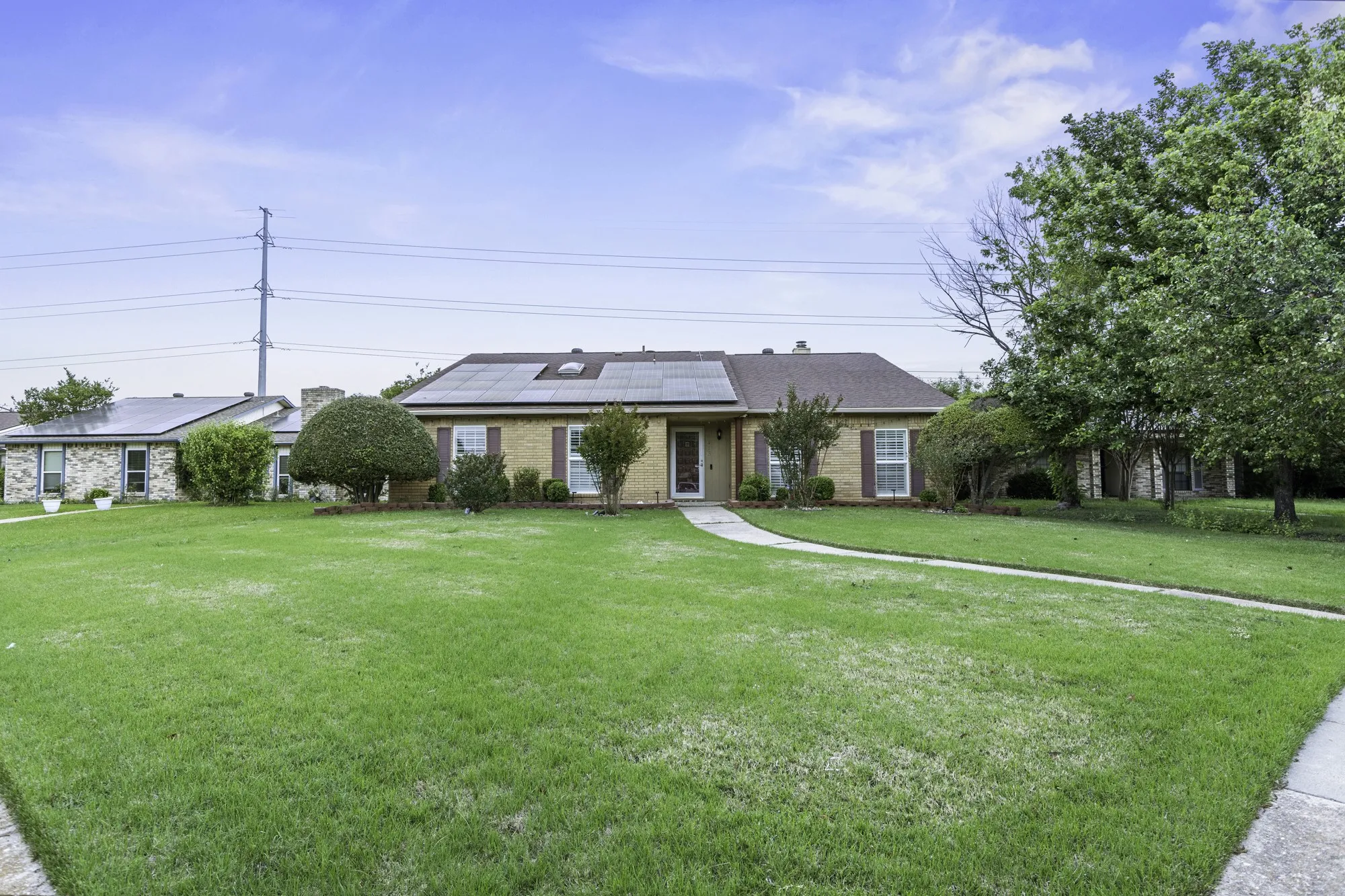 Single Family Residence For Sale in Dallas County , 413 Hardwood Trail, Mesquite, Texas 75150, 4 Bedroom, 2 Bathroom, Garage spaces, 3,364 Sqft, built in 1979, mls#21356105, Real Estate Agent in Mesquite, Homes For Sale in Dallas county, Homes For Sale in Mesquite, Realtor in Mesquite Texas, Real Estate Brokerage Independent Realty Texas, Luminita Cordes Realtor