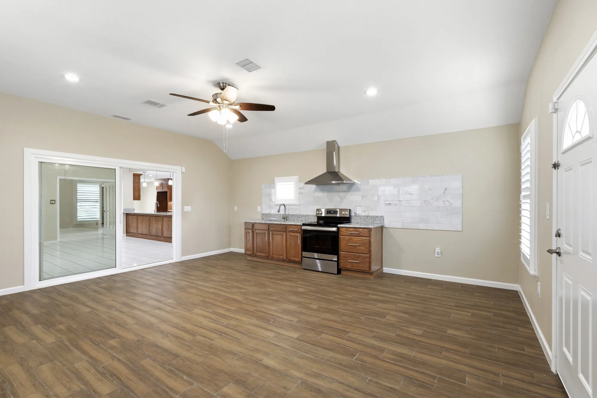 Single Family Residence For Sale in Dallas County , 413 Hardwood Trail, Mesquite, Texas 75150, 4 Bedroom, 2 Bathroom, Garage spaces, 3,364 Sqft, built in 1979, mls#21356105, Real Estate Agent in Mesquite, Homes For Sale in Dallas county, Homes For Sale in Mesquite, Realtor in Mesquite Texas, Real Estate Brokerage Independent Realty Texas, Luminita Cordes Realtor