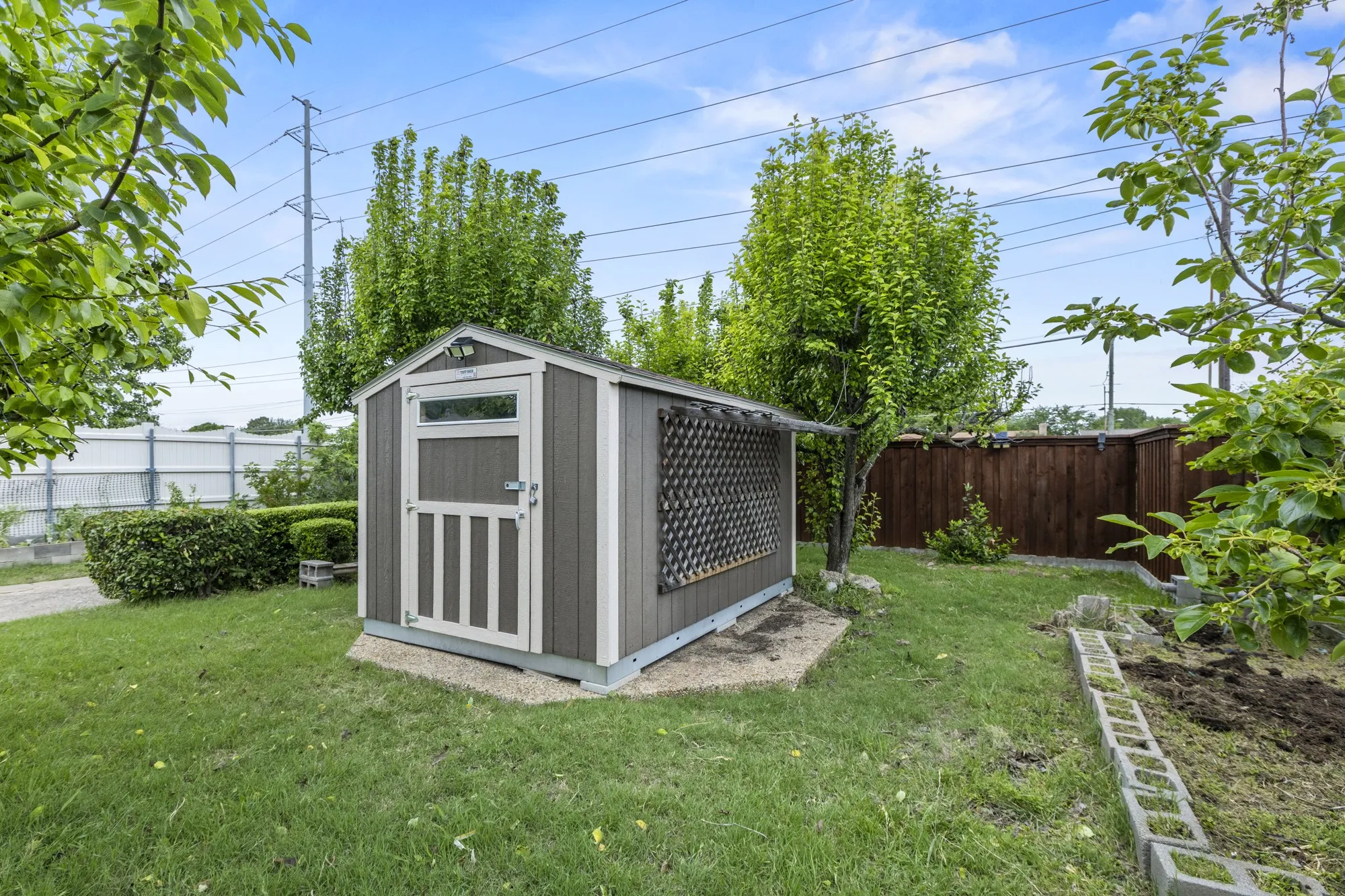 Single Family Residence For Sale in Dallas County , 413 Hardwood Trail, Mesquite, Texas 75150, 4 Bedroom, 2 Bathroom, Garage spaces, 3,364 Sqft, built in 1979, mls#21356105, Real Estate Agent in Mesquite, Homes For Sale in Dallas county, Homes For Sale in Mesquite, Realtor in Mesquite Texas, Real Estate Brokerage Independent Realty Texas, Luminita Cordes Realtor
