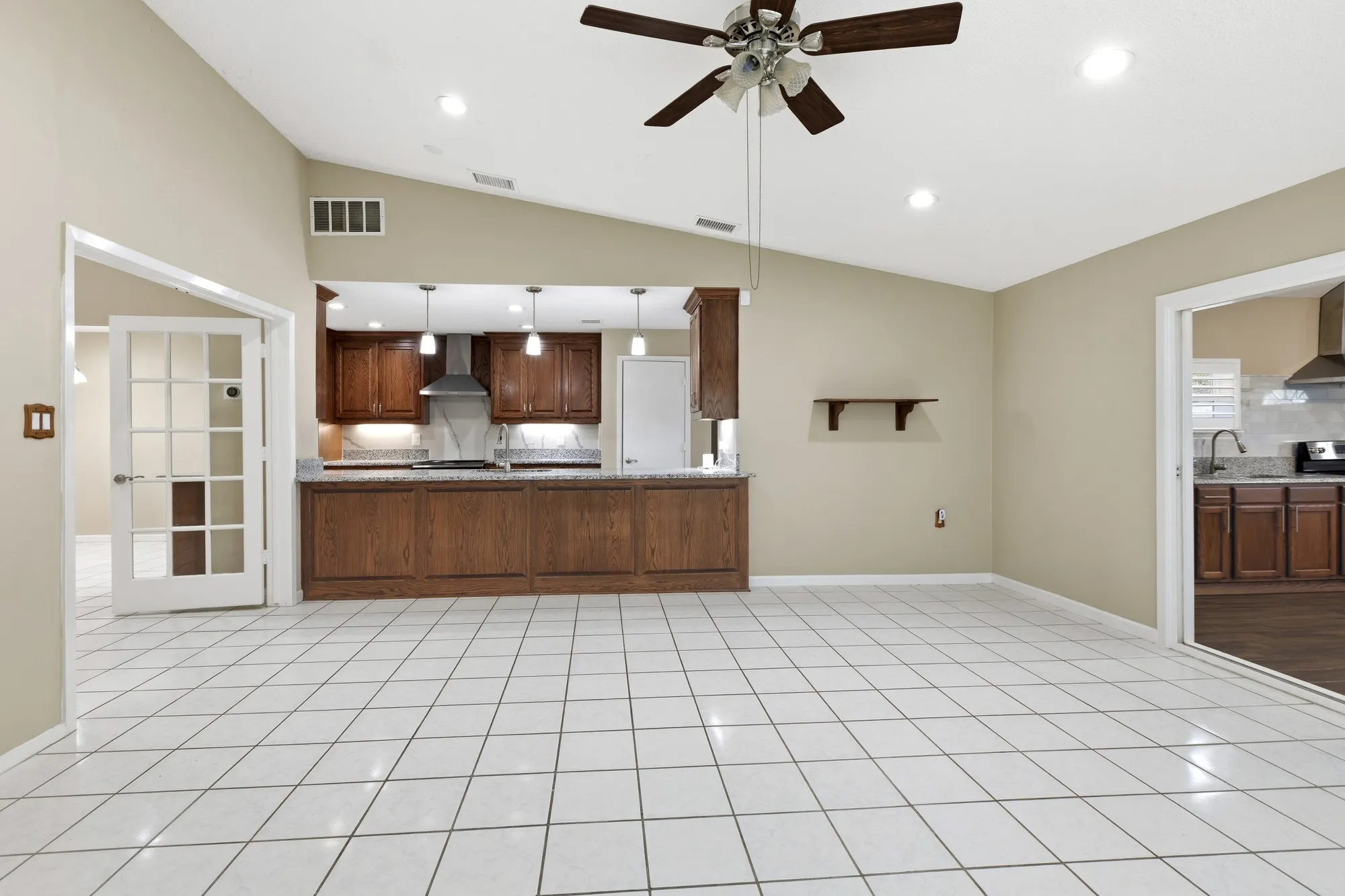 Single Family Residence For Sale in Dallas County , 413 Hardwood Trail, Mesquite, Texas 75150, 4 Bedroom, 2 Bathroom, Garage spaces, 3,364 Sqft, built in 1979, mls#21356105, Real Estate Agent in Mesquite, Homes For Sale in Dallas county, Homes For Sale in Mesquite, Realtor in Mesquite Texas, Real Estate Brokerage Independent Realty Texas, Luminita Cordes Realtor