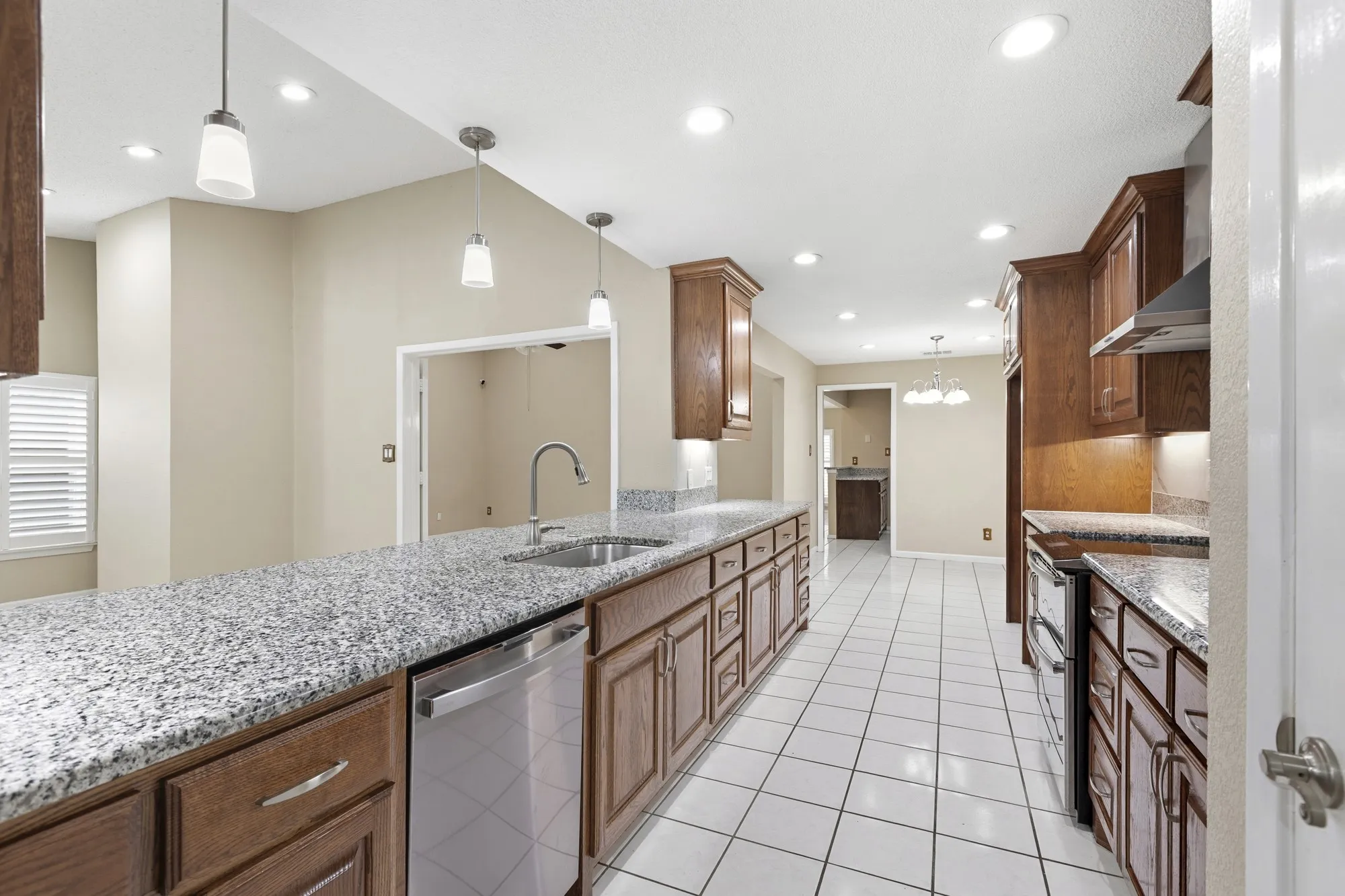 Single Family Residence For Sale in Dallas County , 413 Hardwood Trail, Mesquite, Texas 75150, 4 Bedroom, 2 Bathroom, Garage spaces, 3,364 Sqft, built in 1979, mls#21356105, Real Estate Agent in Mesquite, Homes For Sale in Dallas county, Homes For Sale in Mesquite, Realtor in Mesquite Texas, Real Estate Brokerage Independent Realty Texas, Luminita Cordes Realtor