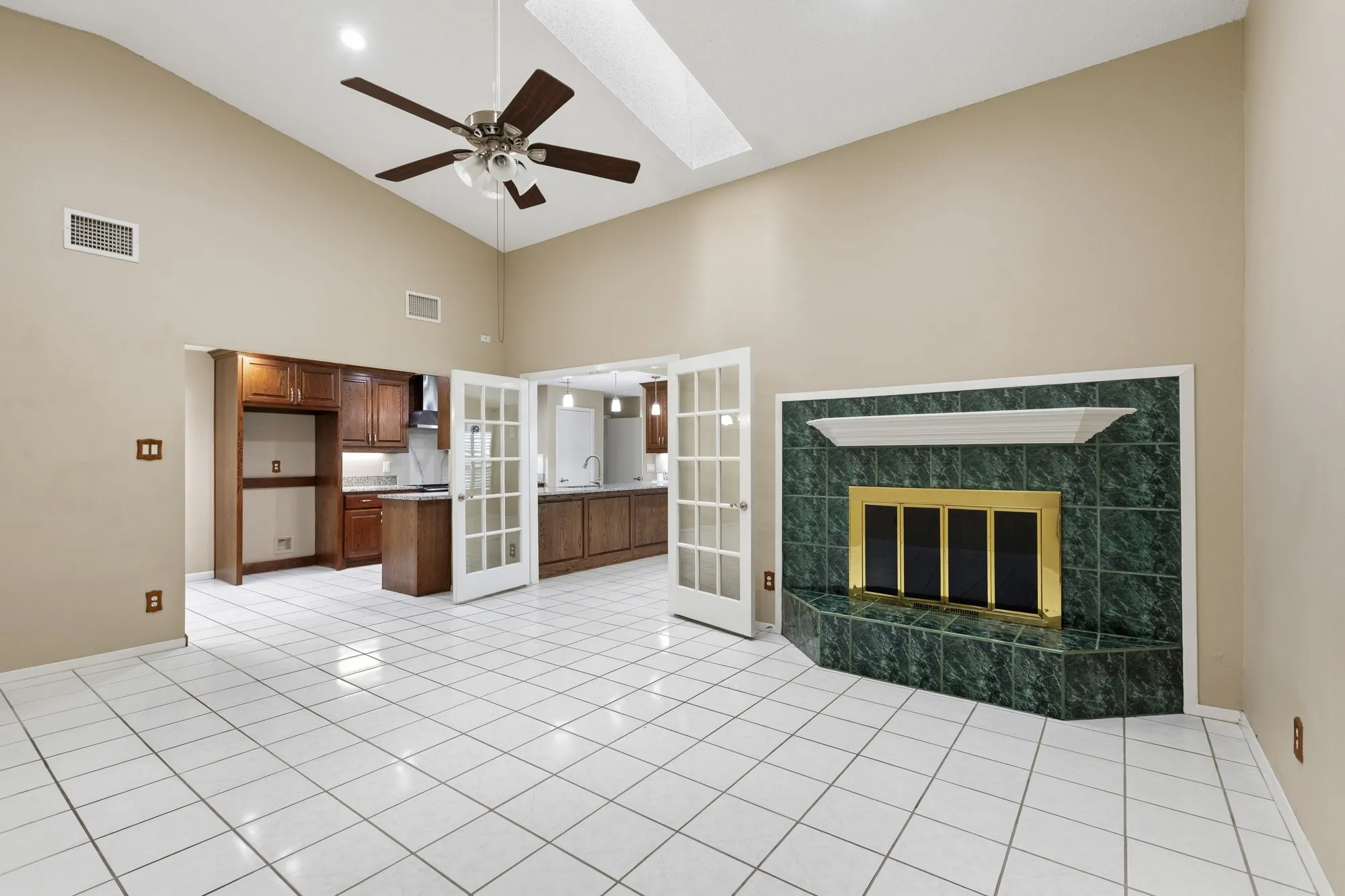 Single Family Residence For Sale in Dallas County , 413 Hardwood Trail, Mesquite, Texas 75150, 4 Bedroom, 2 Bathroom, Garage spaces, 3,364 Sqft, built in 1979, mls#21356105, Real Estate Agent in Mesquite, Homes For Sale in Dallas county, Homes For Sale in Mesquite, Realtor in Mesquite Texas, Real Estate Brokerage Independent Realty Texas, Luminita Cordes Realtor