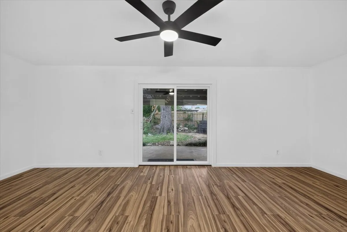 Single Family Residence For Sale in Tarrant County , 5205 Cloyce Court, North Richland Hills, Texas 76180, 3 Bedroom, 2 Bathroom, 2 Garage spaces, 1,268 Sqft, built in 1967, mls#21356132, Real Estate Agent in North Richland Hills, Homes For Sale in Tarrant county, Homes For Sale in North Richland Hills, Realtor in North Richland Hills Texas, Real Estate Brokerage Independent Realty Texas, Luminita Cordes Realtor